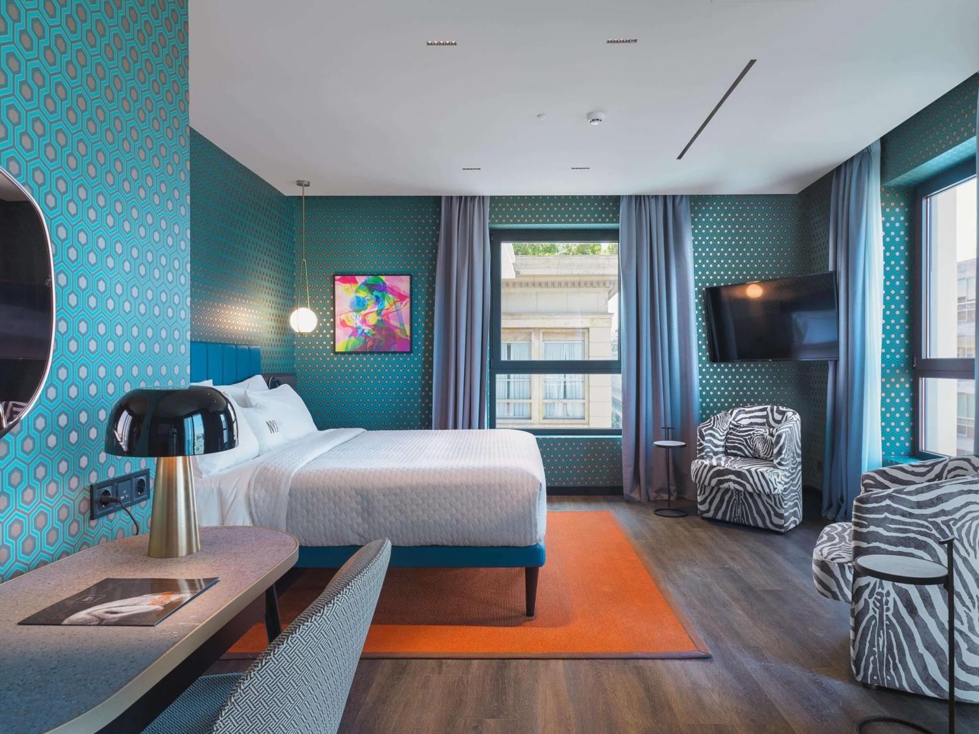NYX Executive Suite – 3 Rooms Interconnected