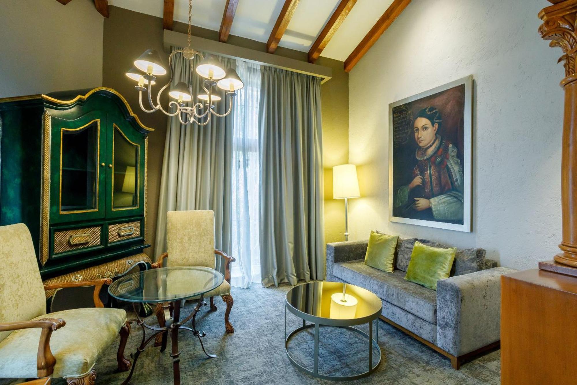 Grand Class King Suite