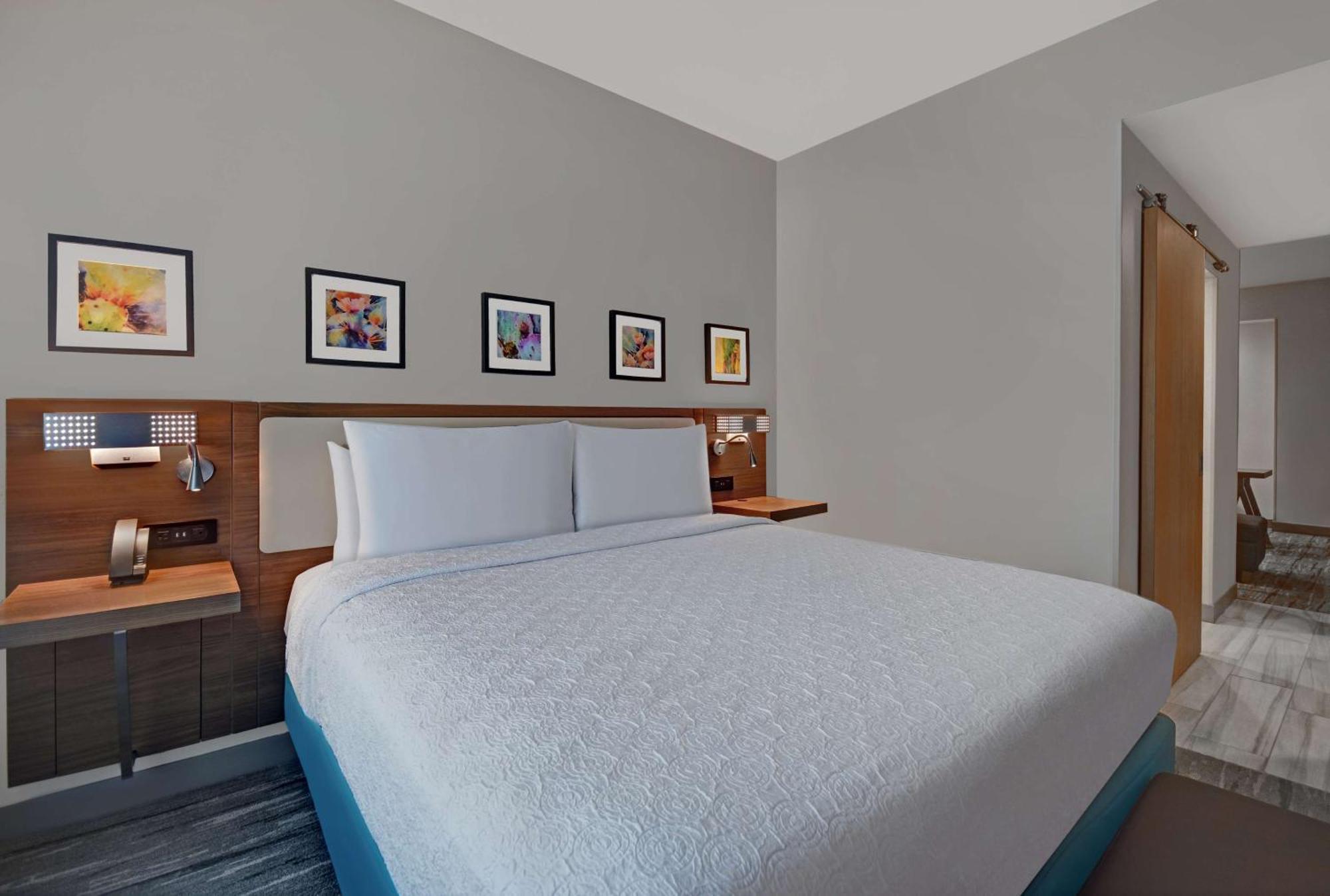 Junior King Suite with Seating Area