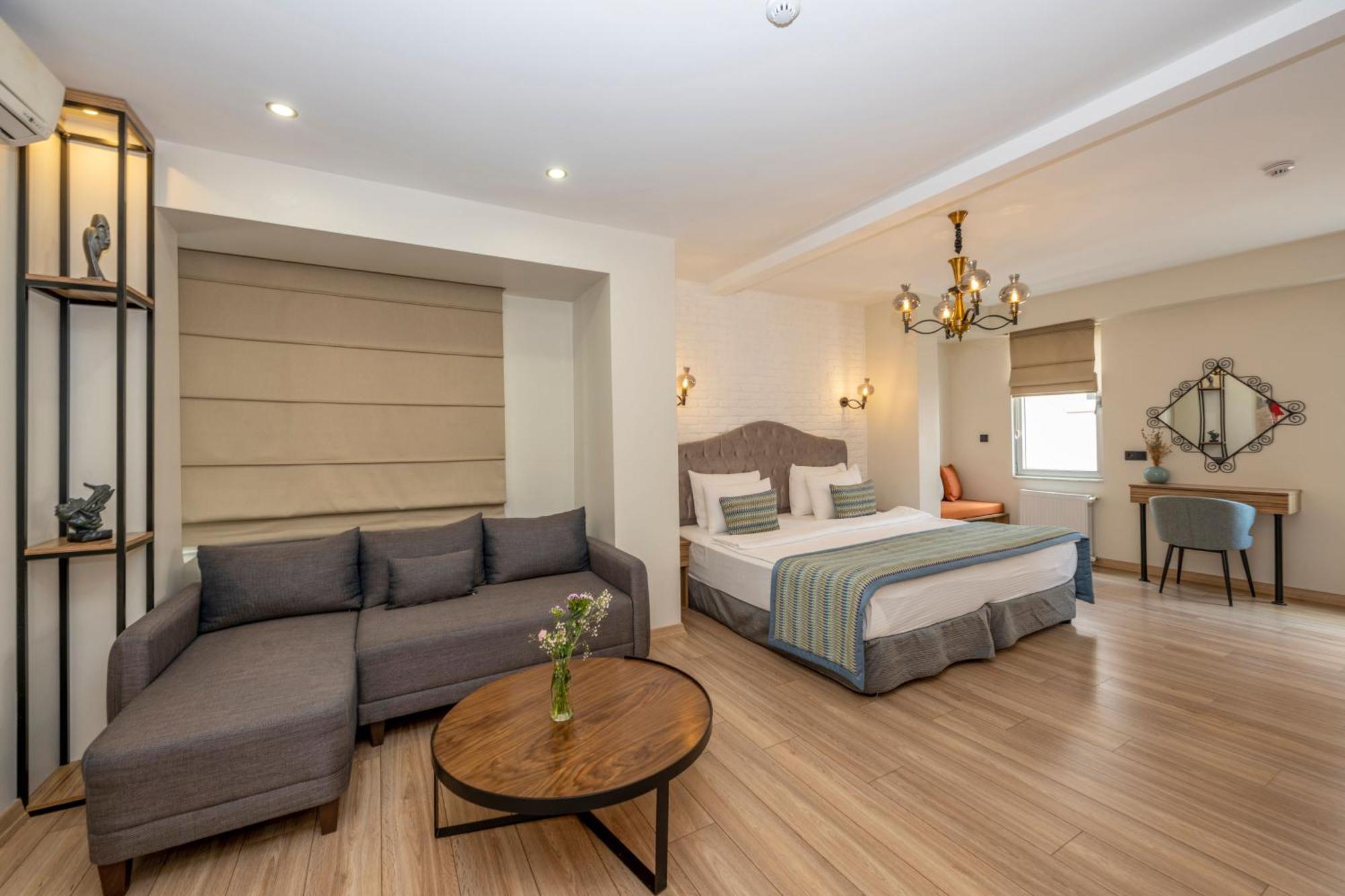 Deluxe King Room