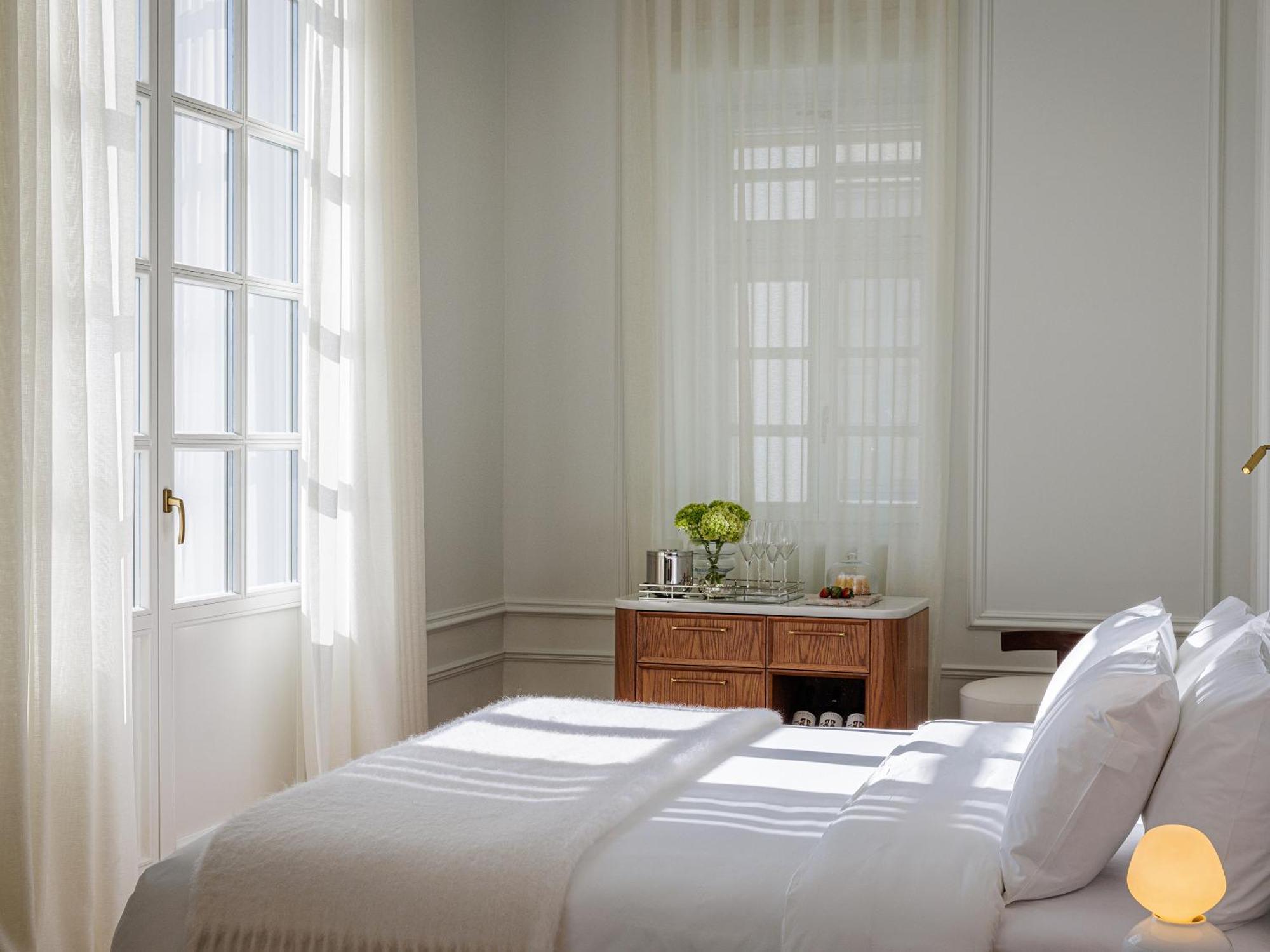 Acropolis Grand Apartment