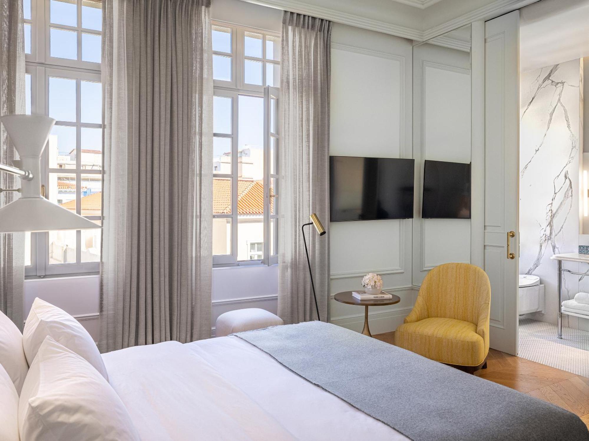 Acropolis Grand Apartment