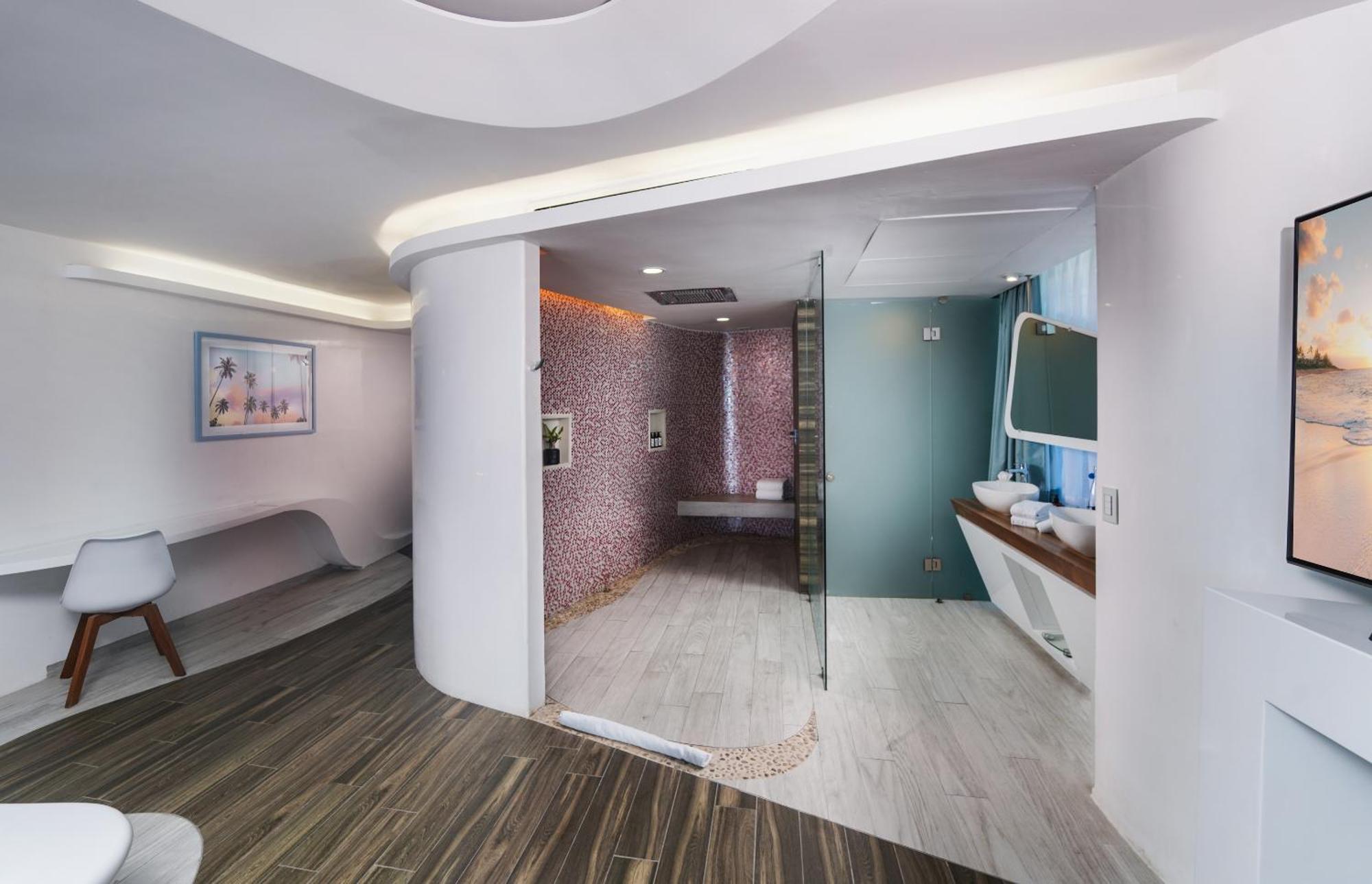 Deluxe Suite Sea View