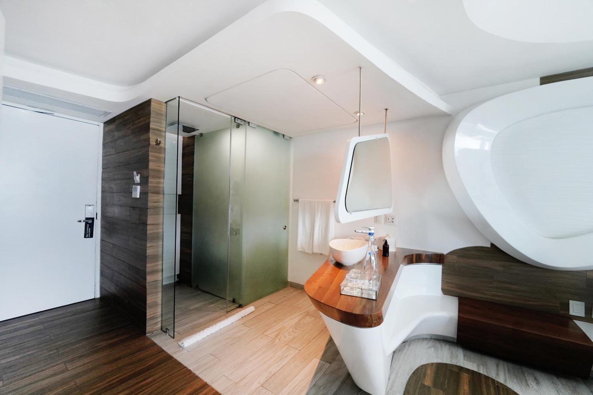 Deluxe Suite Sea View
