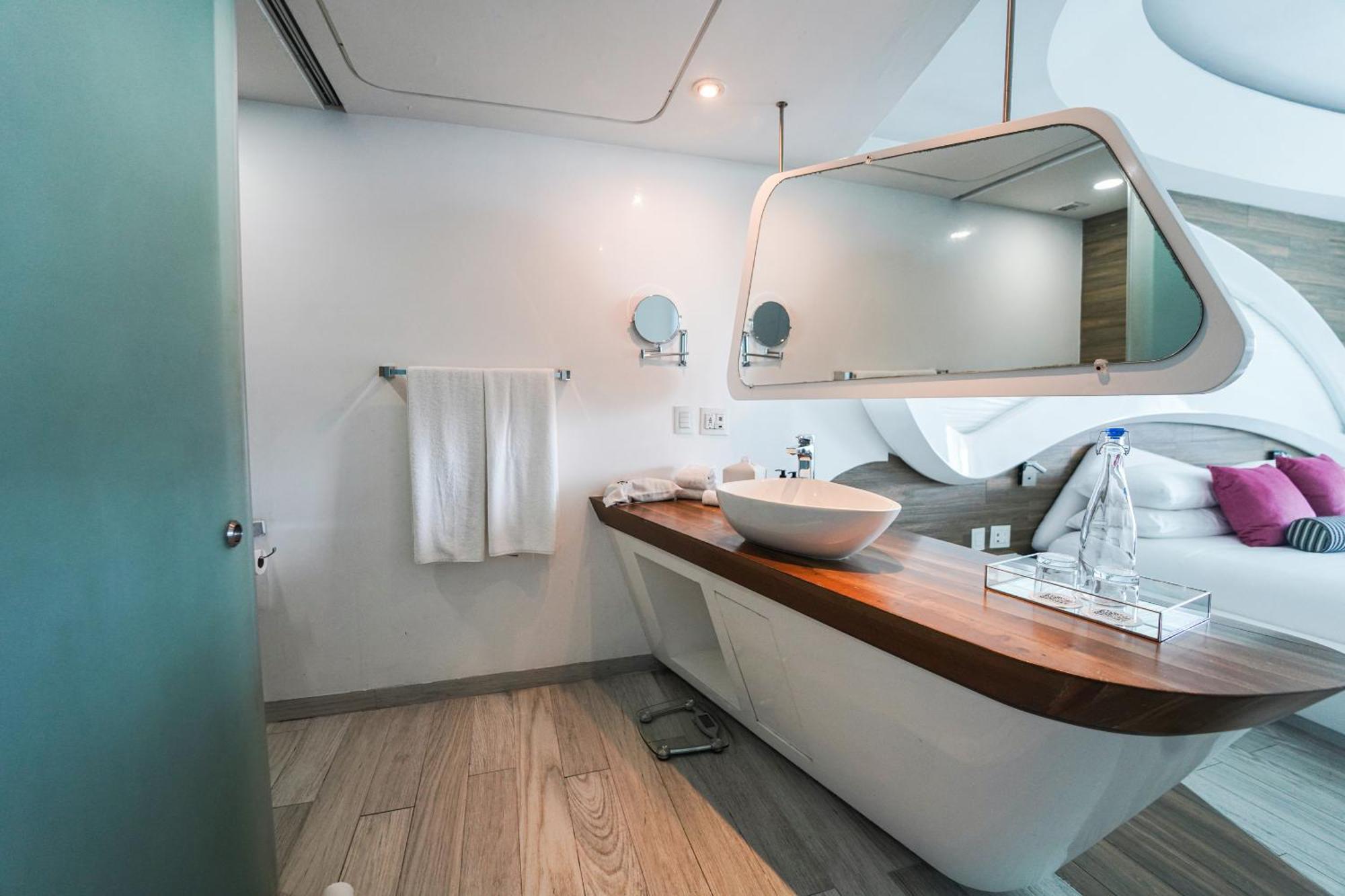 Deluxe Suite Sea View