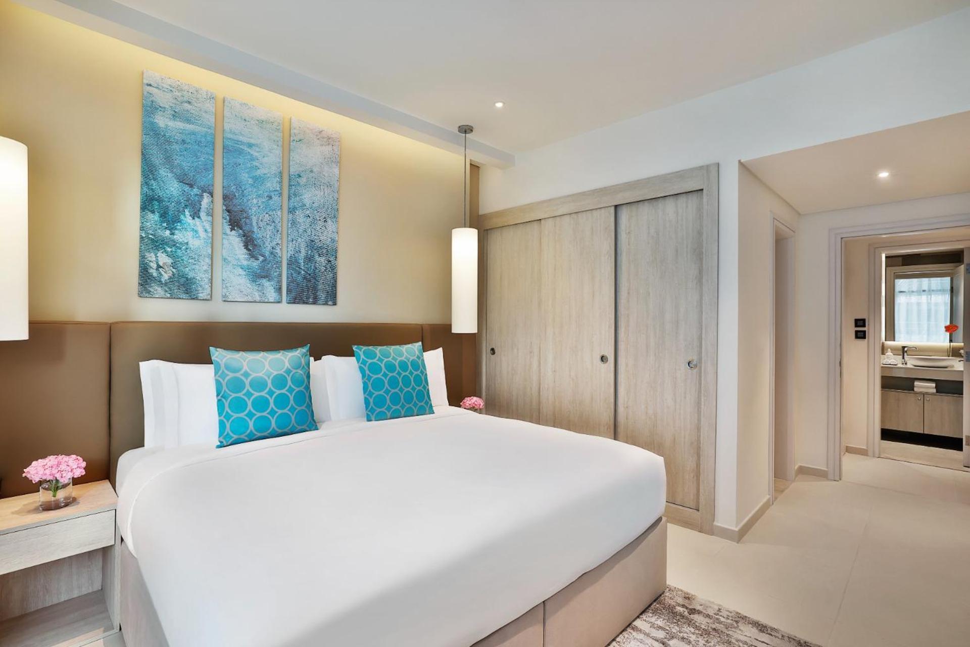 Superior One Bedroom Apartment Balcony Kitchen Beach & Rooftop Infinity Pool Access Kids Club Access