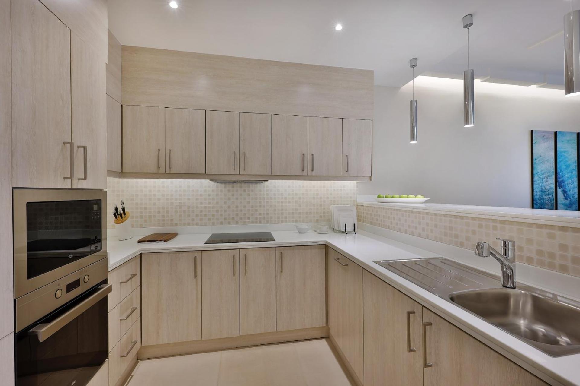 One Bedroom Apartment Balcony Beach & Rooftop Infinity Pool Access Kids Club Access