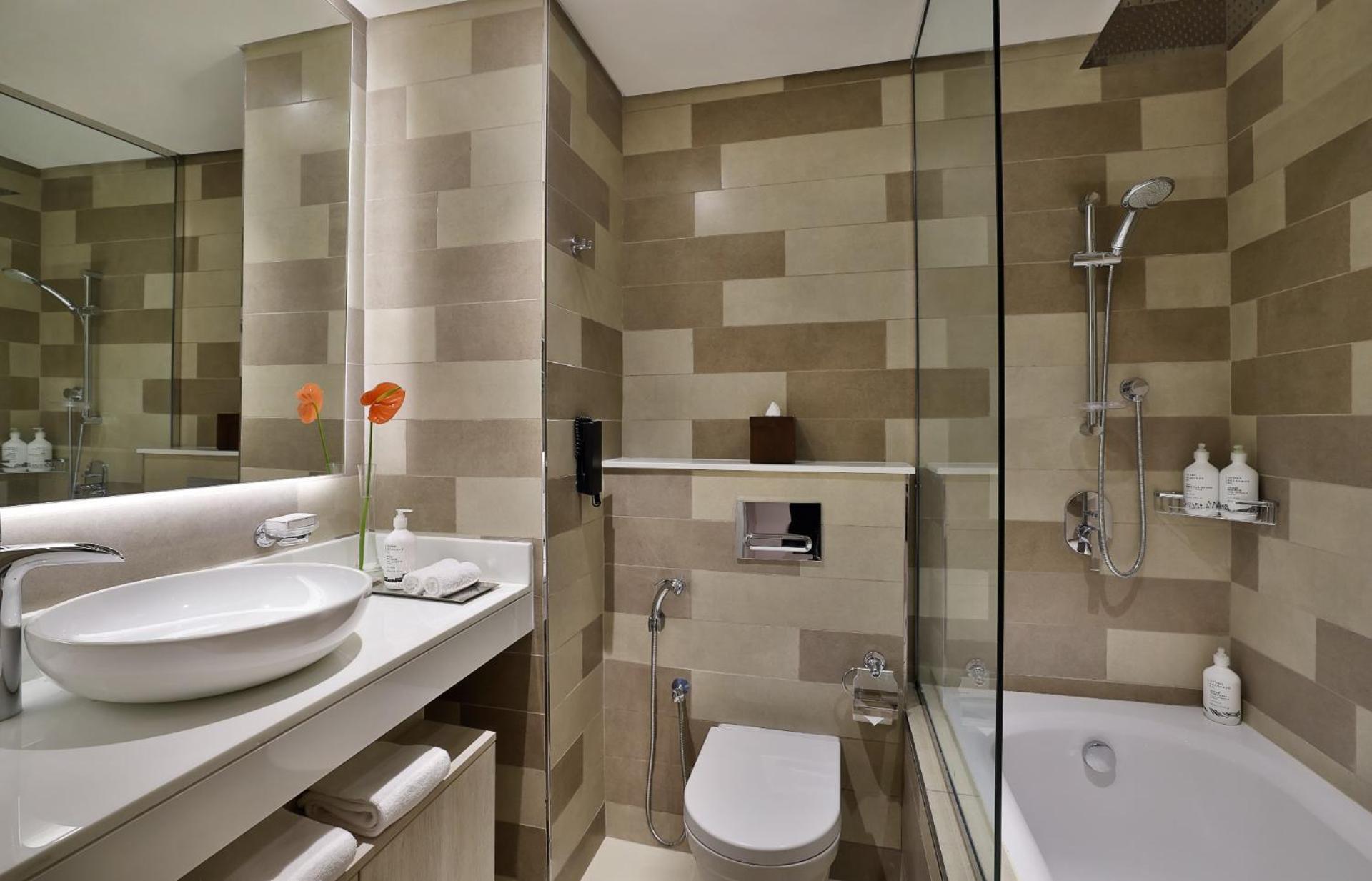  Premium One Bedroom Sea View Apartment Balcony Kitchen Beach & Rooftop Infinity Pool Access