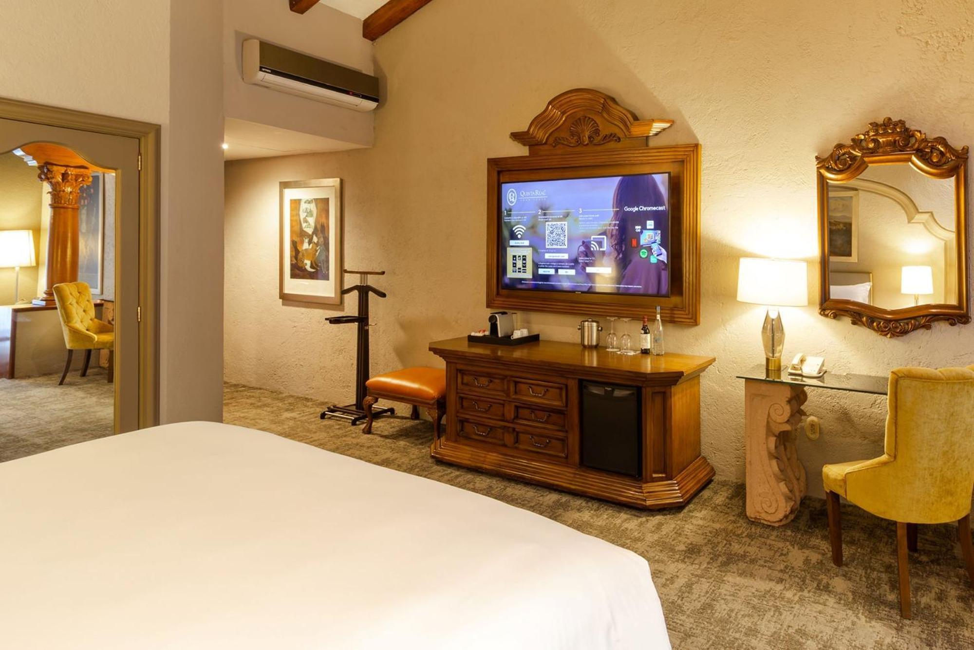 Grand Class King Suite