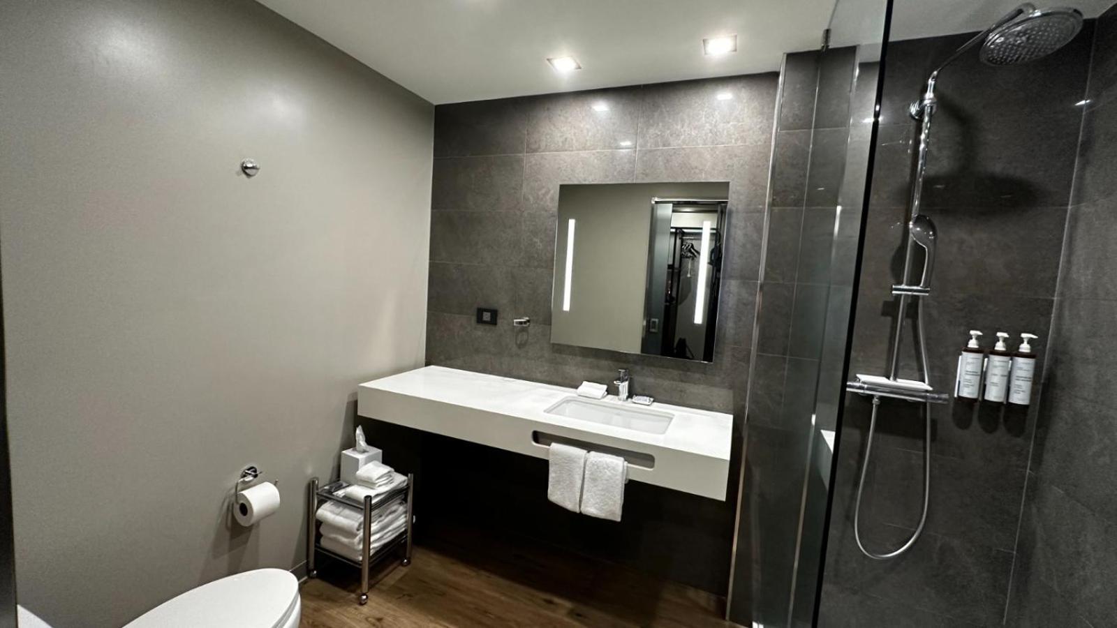 King Guest Room