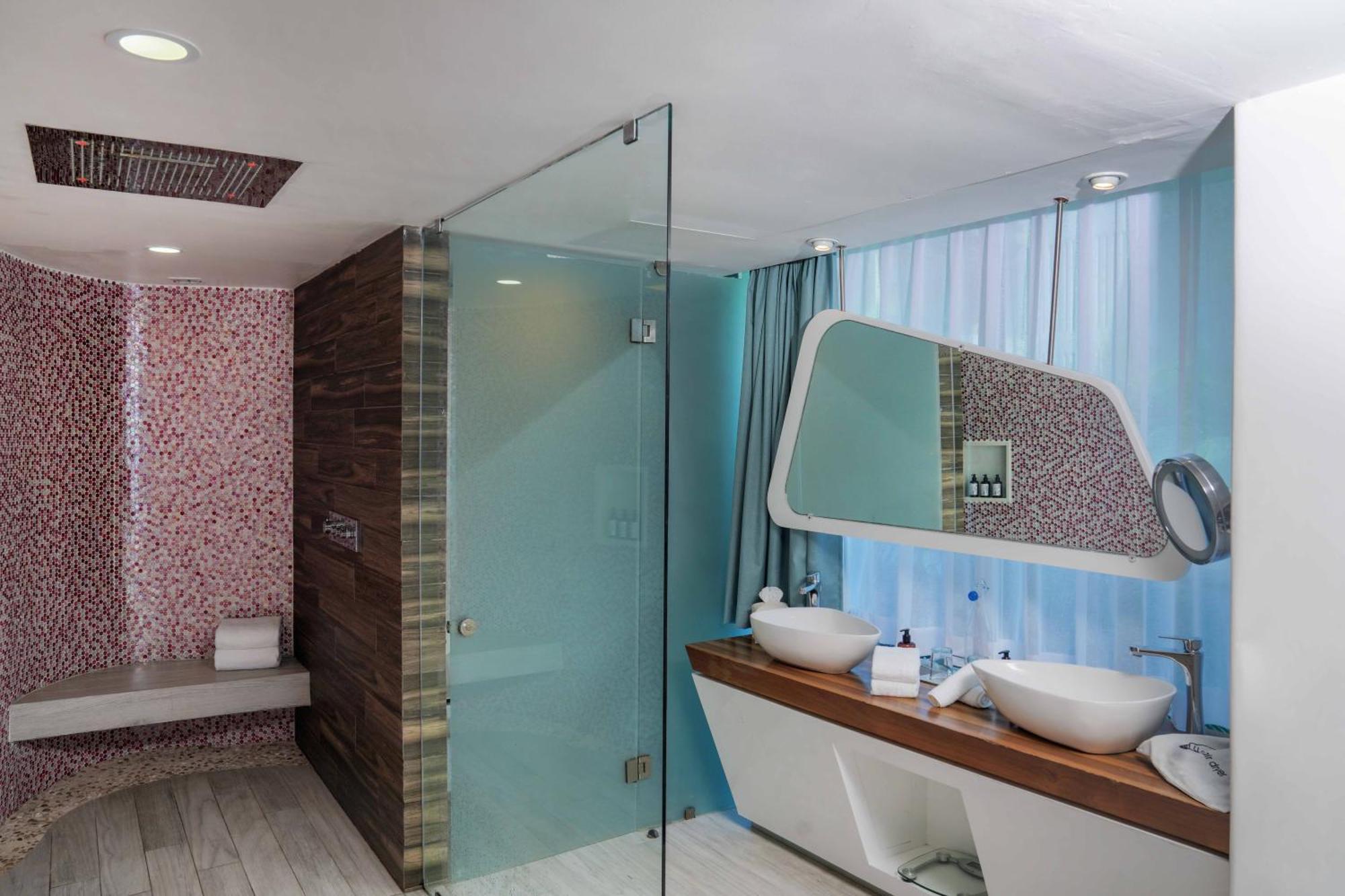 Deluxe Suite Sea View