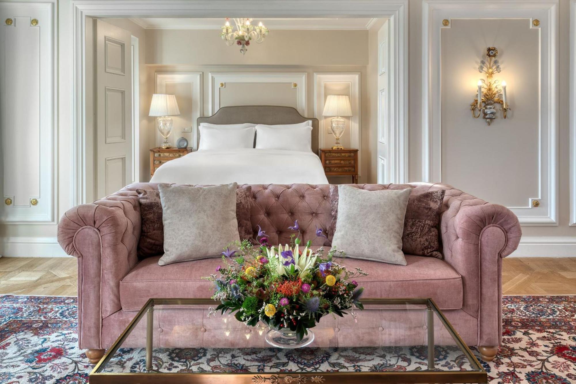 Executive Acropolis Suite 1 Bedroom Suite 1 King City view