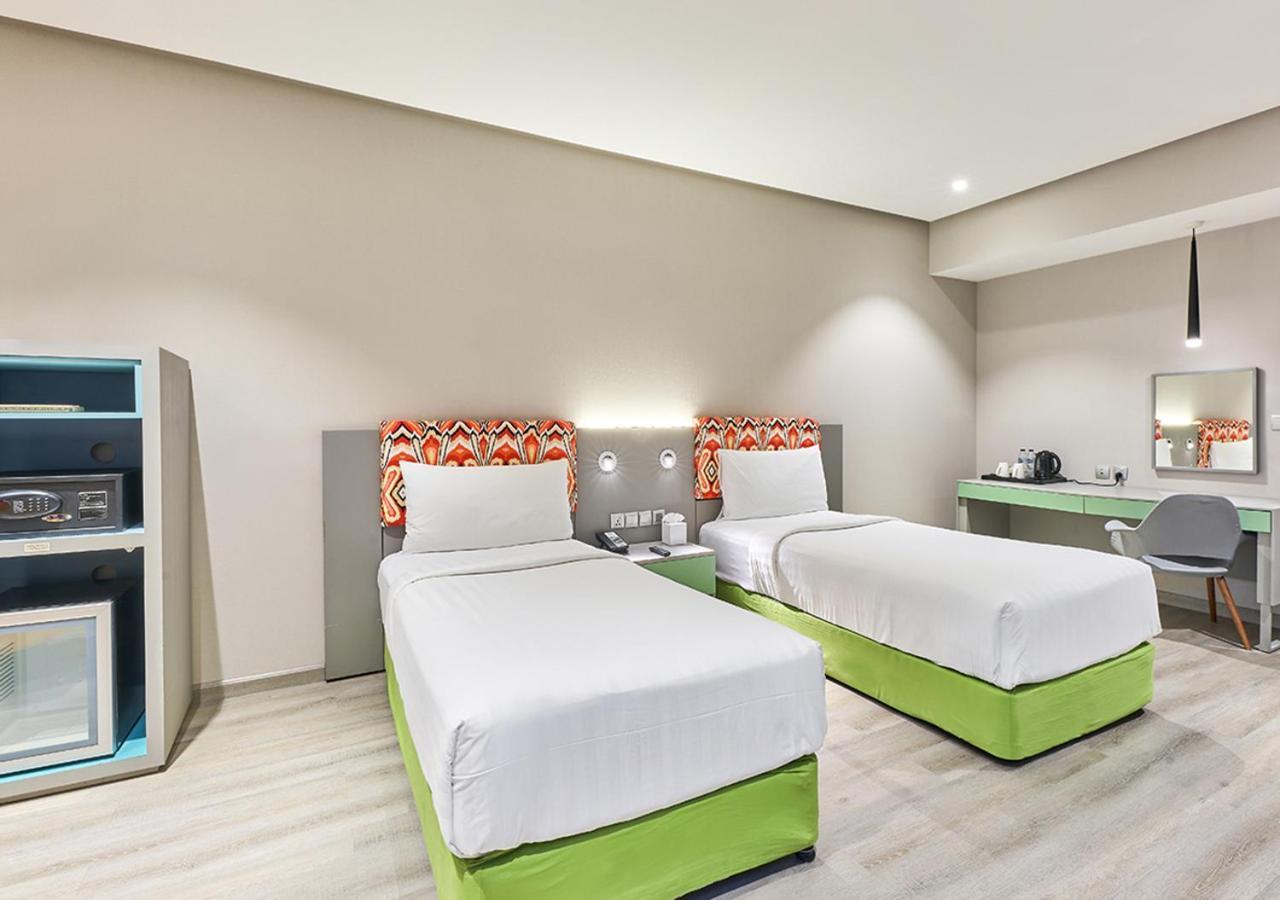 Standard Twin Room - City Side