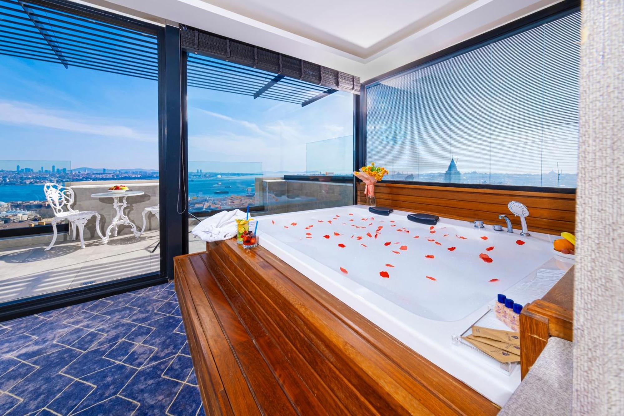 Bosphorus Suite with Terrace