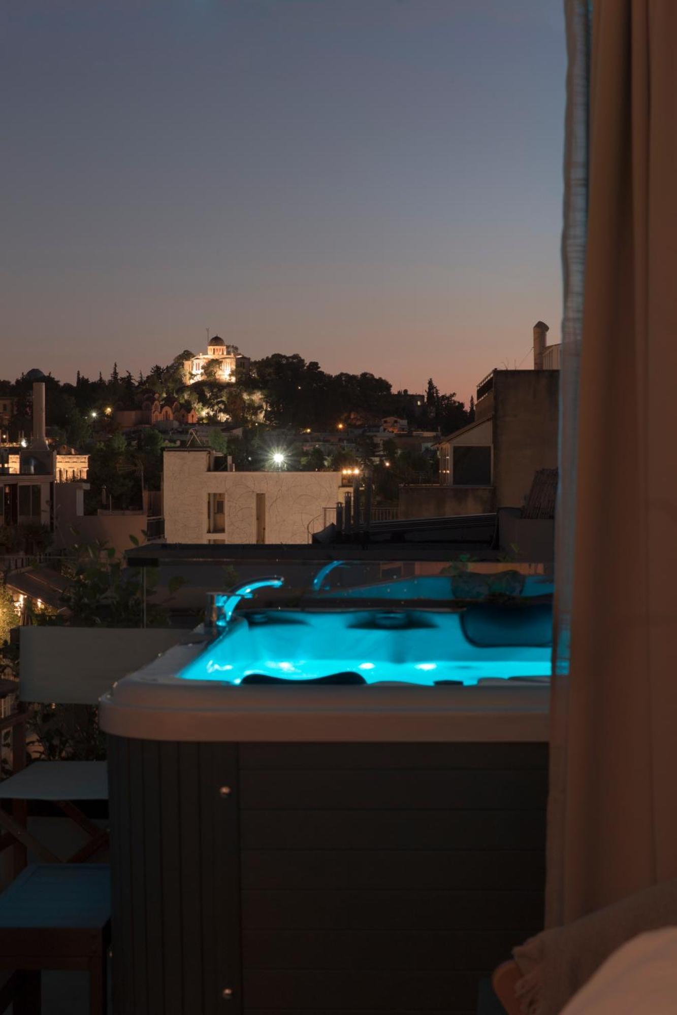 Deluxe Suite Spa Bath