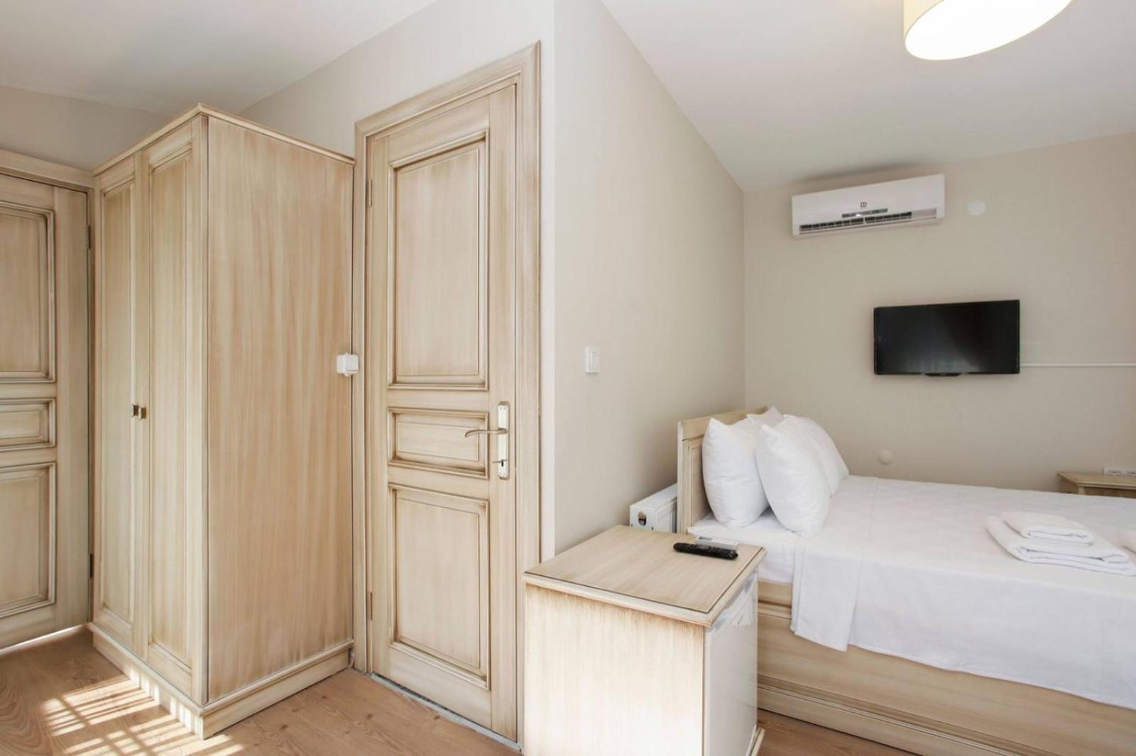 Single Room with Terrace