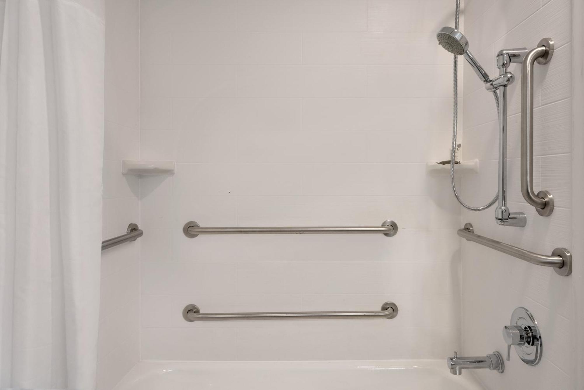 King Room Roll Shower Disability Access or Non Smoking