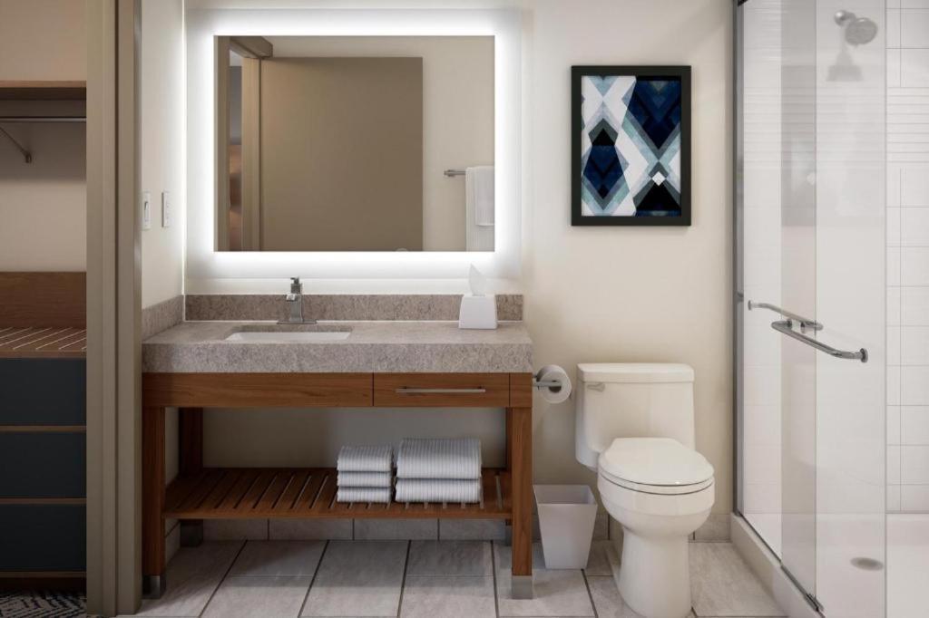 Queen Studio Suite Bath Tub Mobility Accessible Non-Smoking,1522696612:JPEG