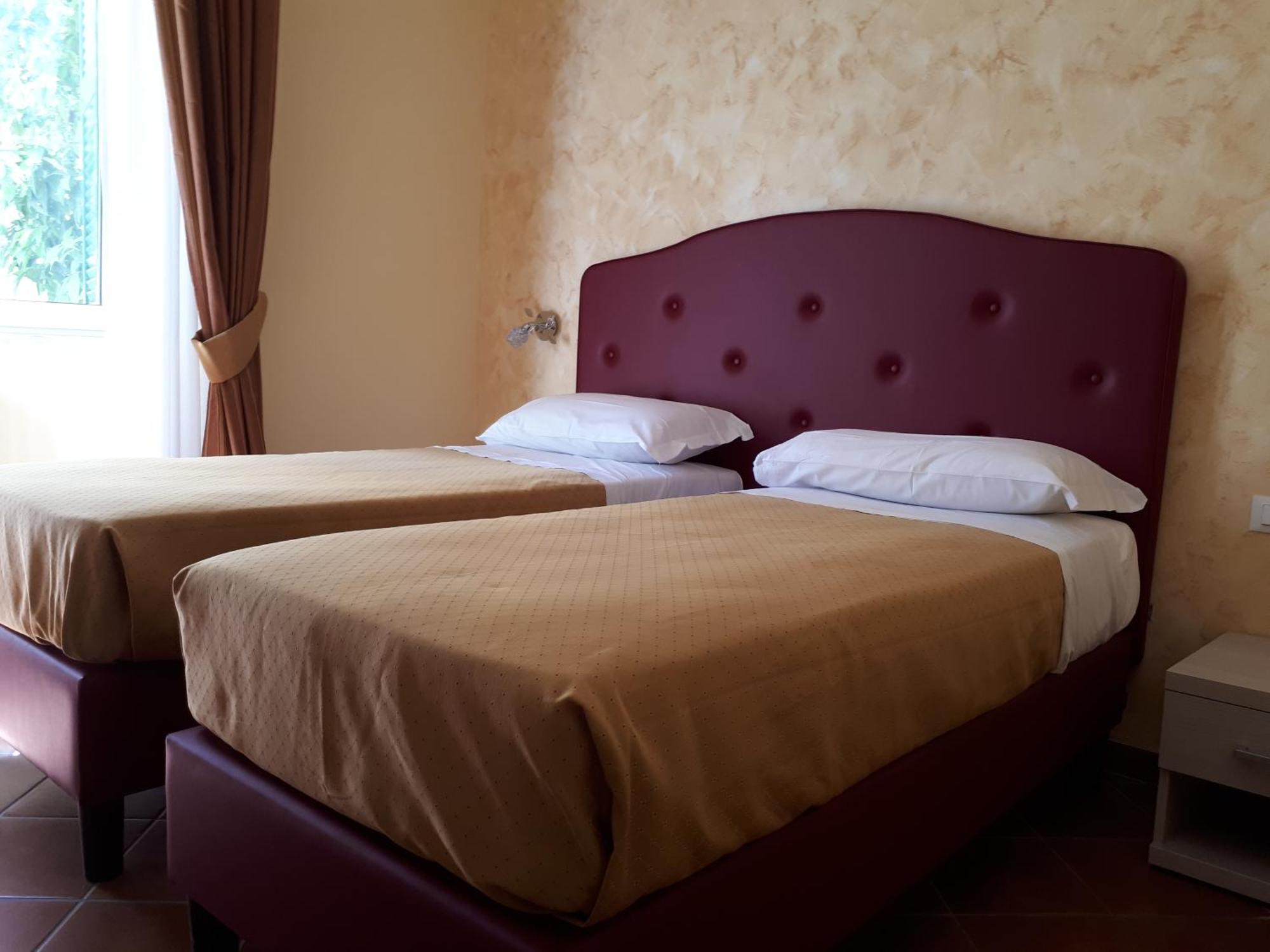 Double or Twin Room Private Bathroom