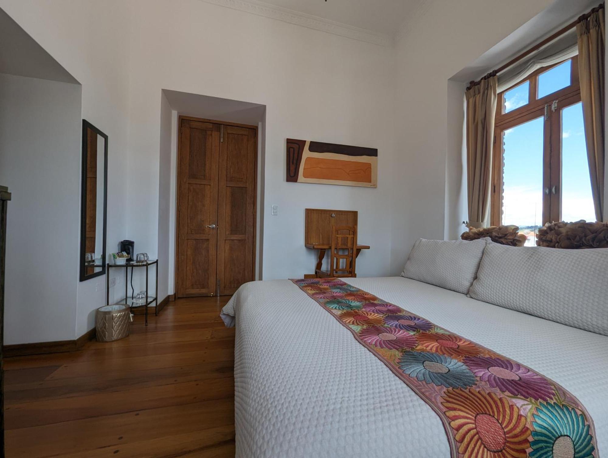 Superior King Room City View
