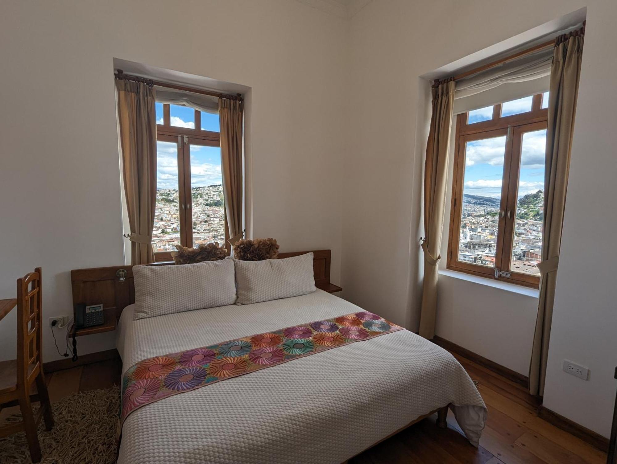 Superior King Room City View