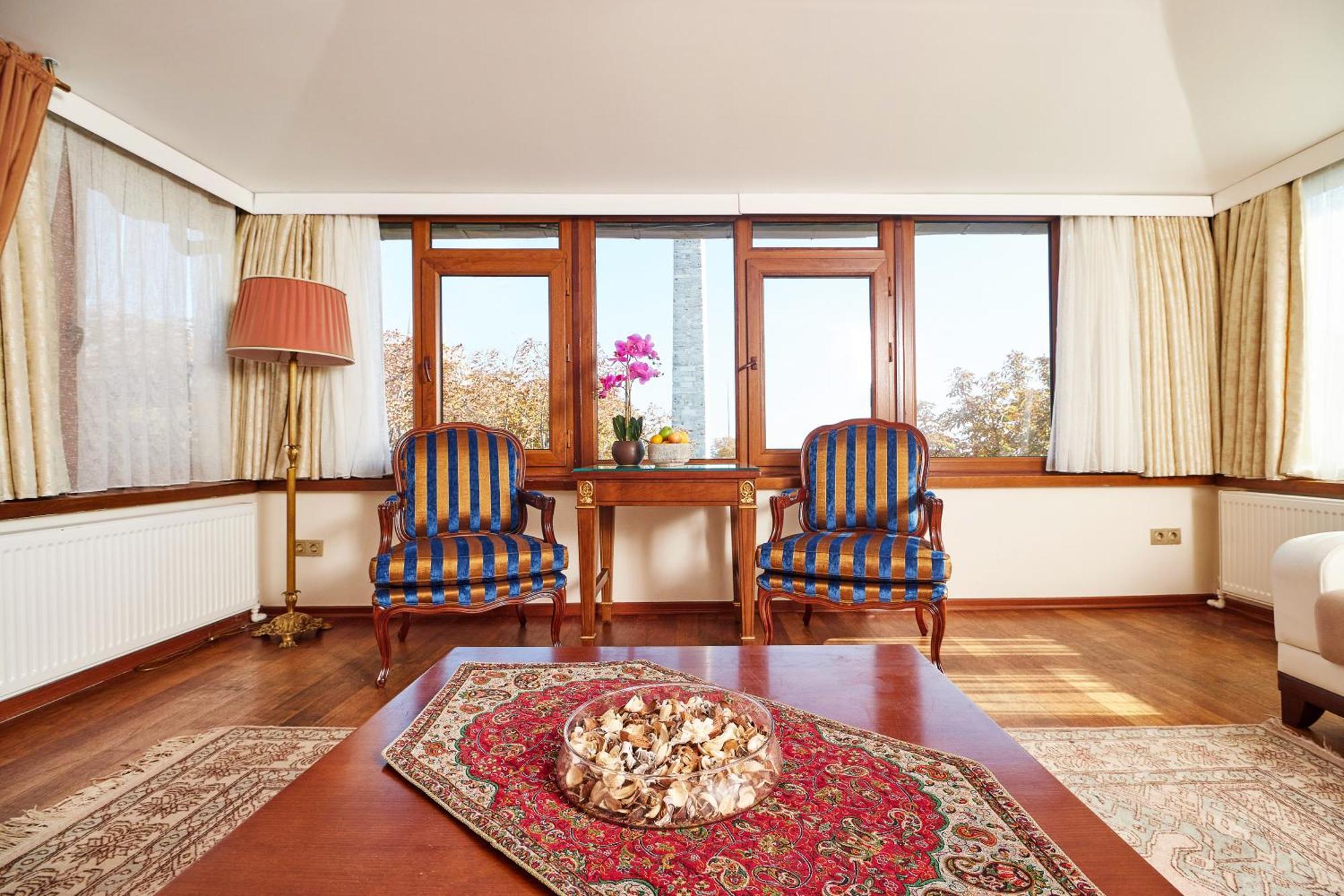 King Suite with Blue Mosque and Sea View