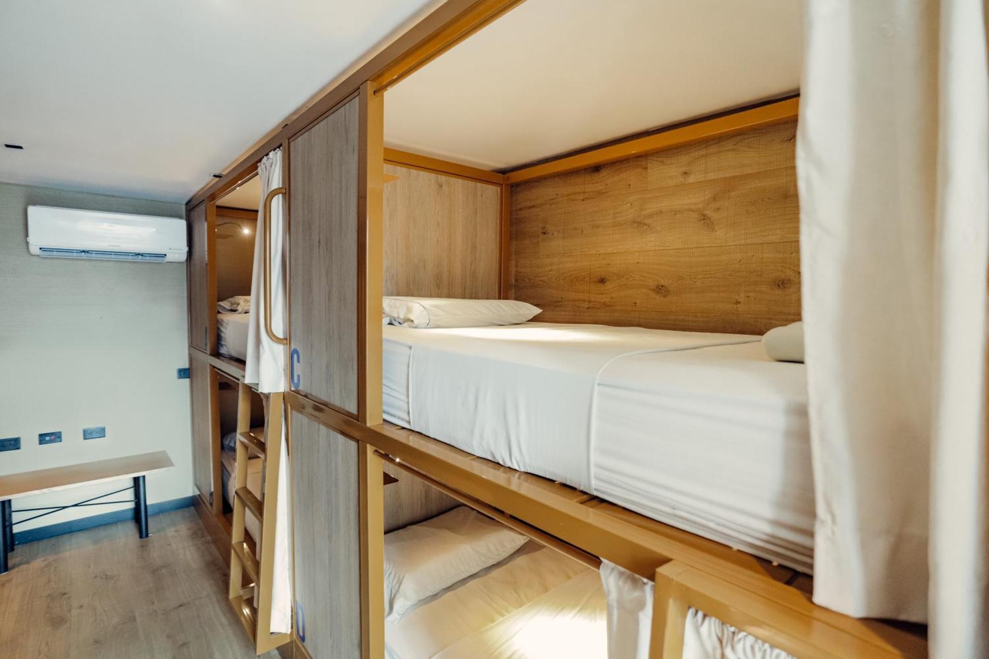 Bed 6-Bed Mixed Dormitory Room