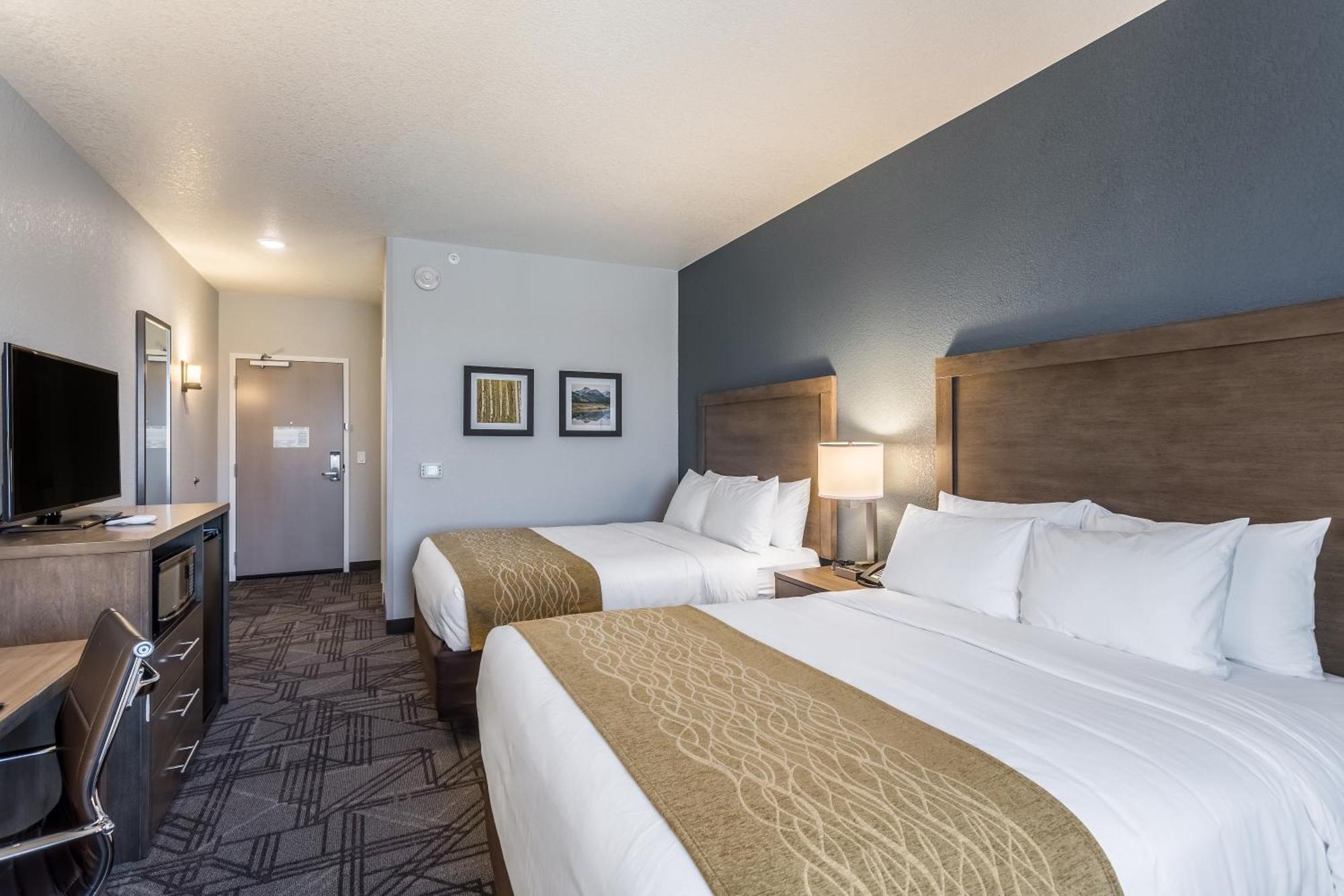 Queen Room with Two Queen Beds - Non-Smoking/Interior Hall