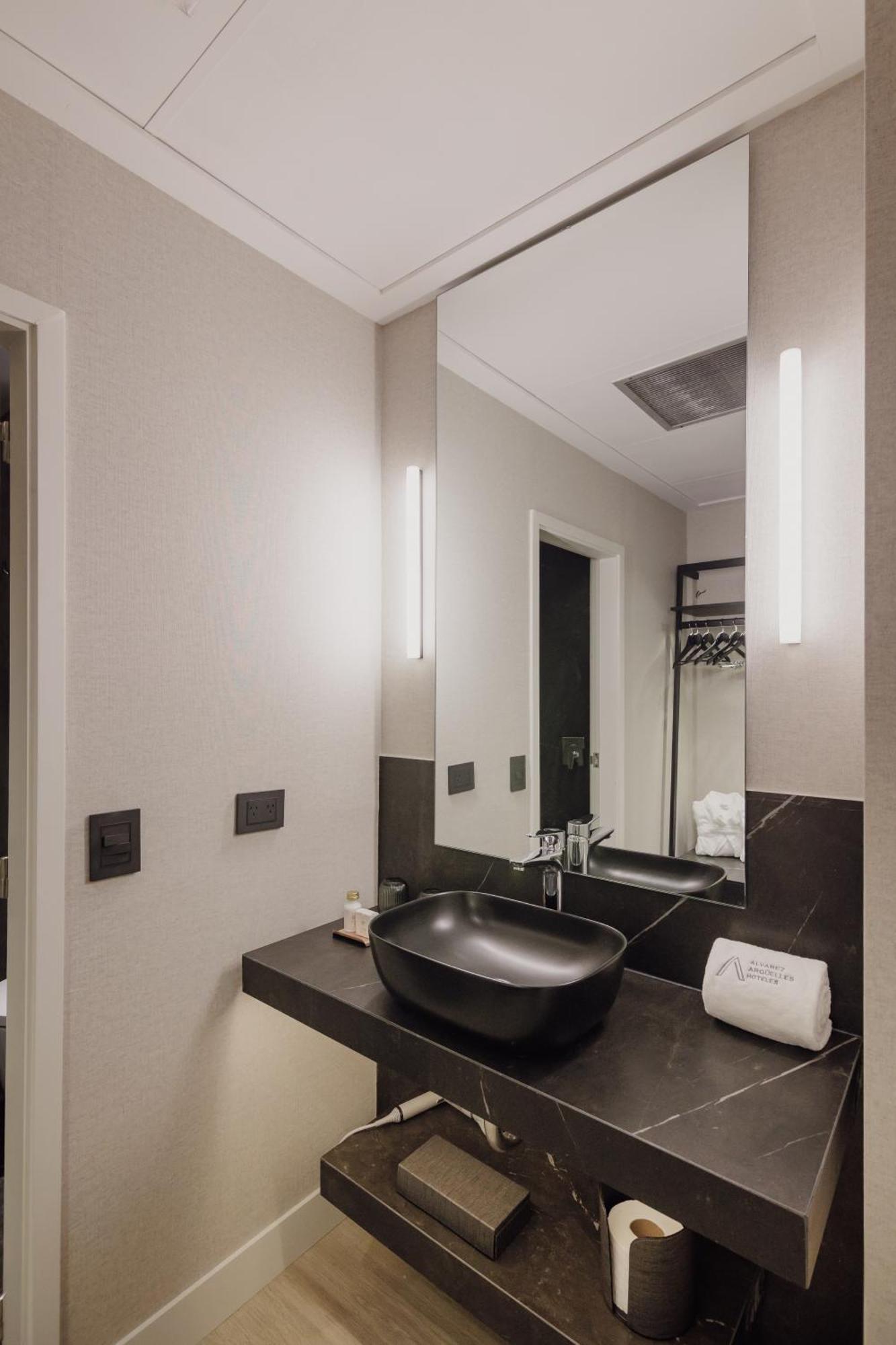 Superior Twin Room,1589555715:JPEG