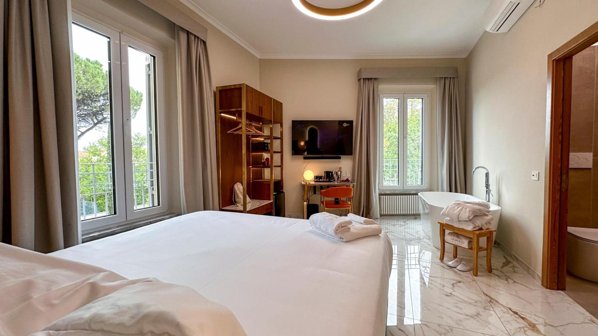 Executive Triple Room