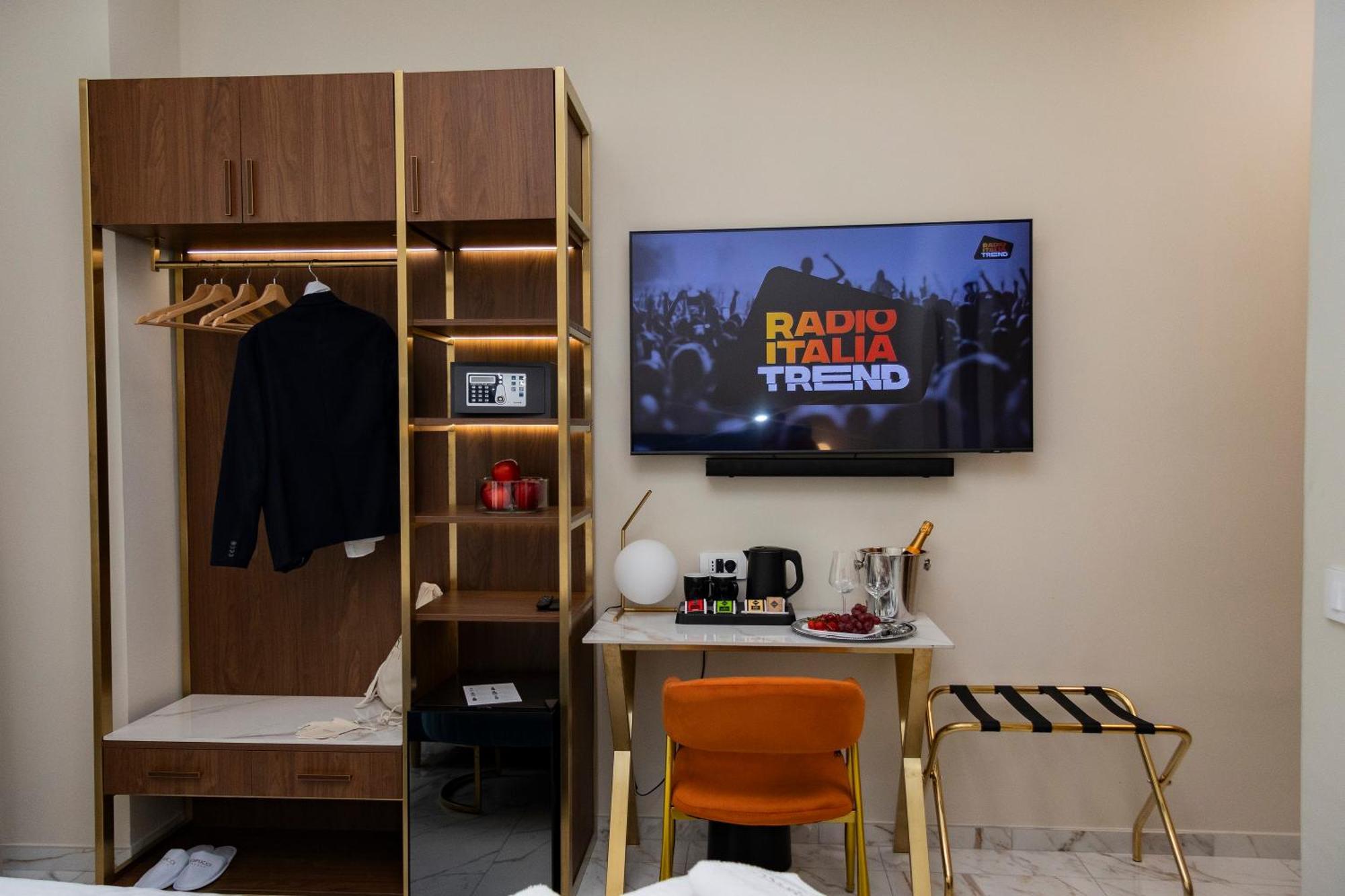 Deluxe King Room
