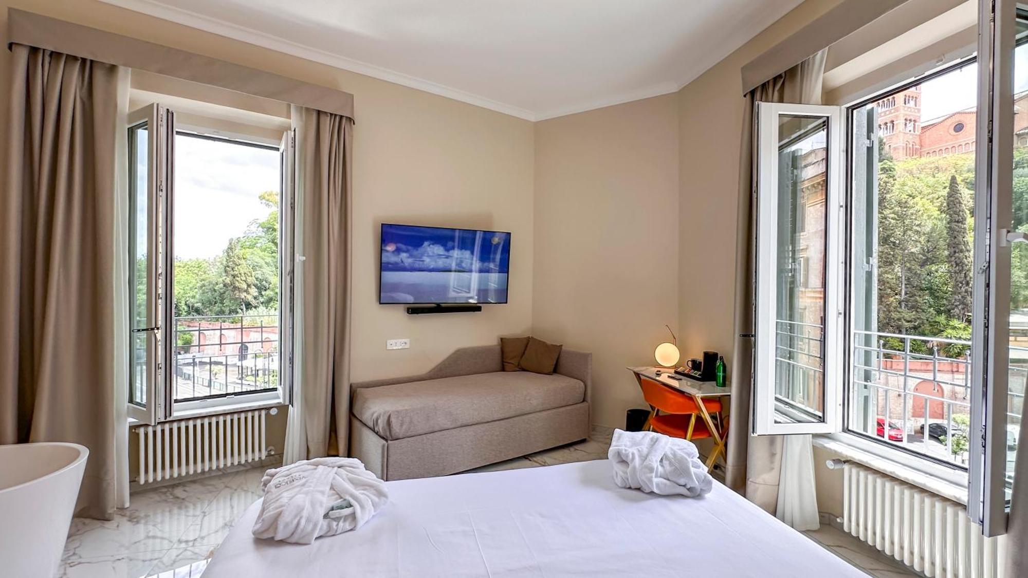 Deluxe Suite