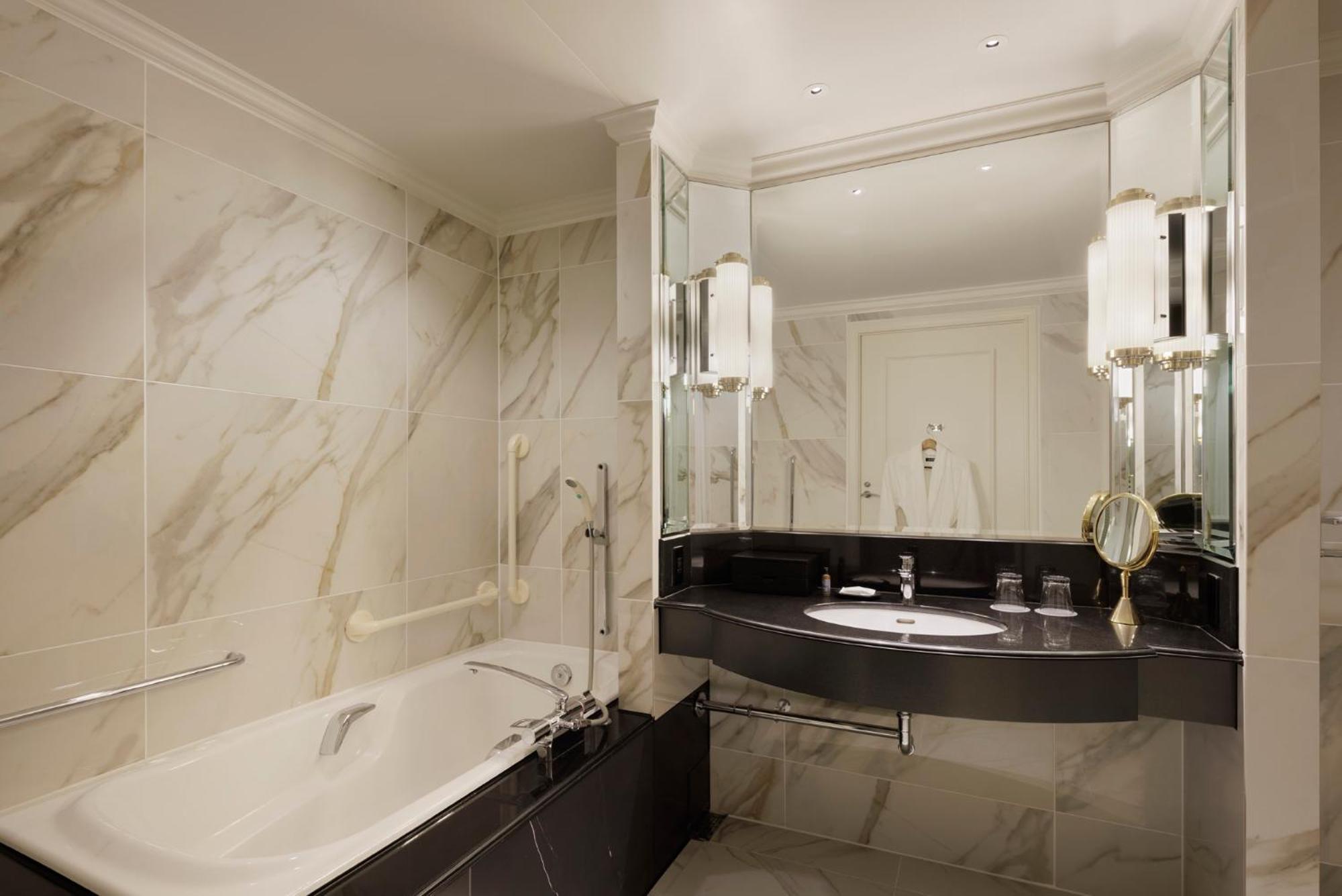 Premium King Room High Floor