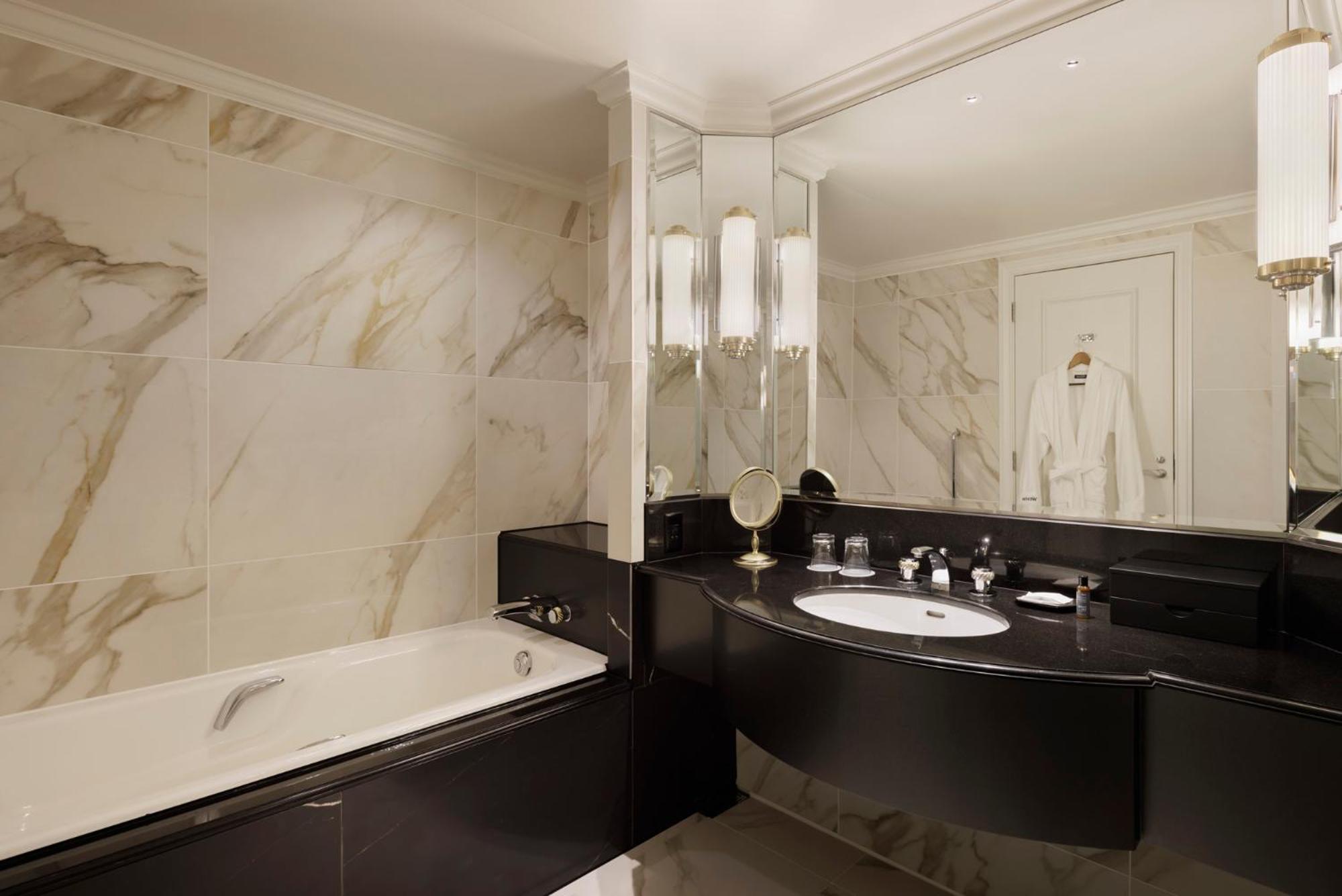 Premium King Room High Floor