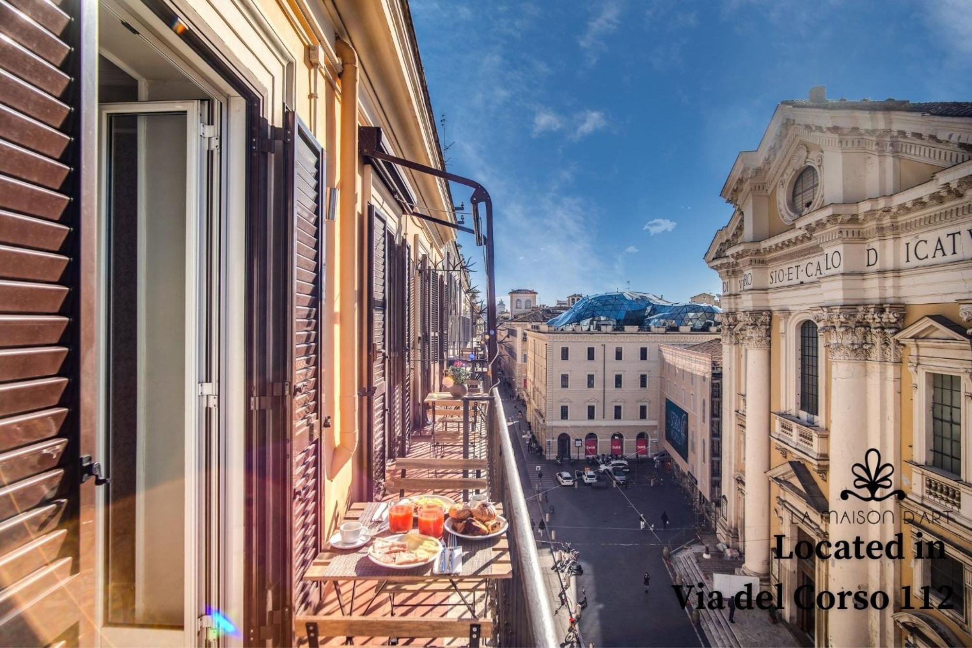 Double Room Balcony Annex building Via del Corso 112