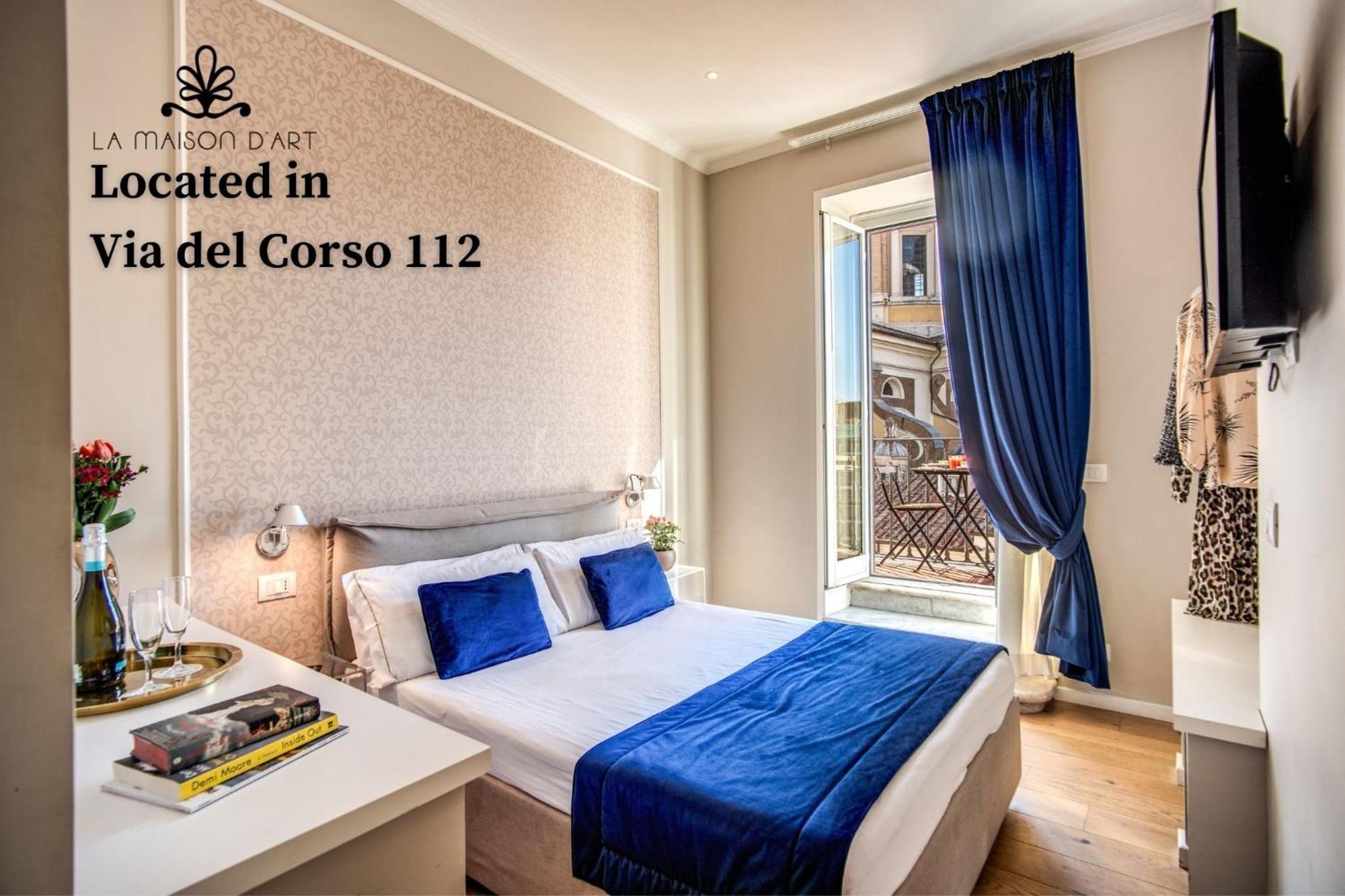 Double Room Balcony Annex building Via del Corso 112