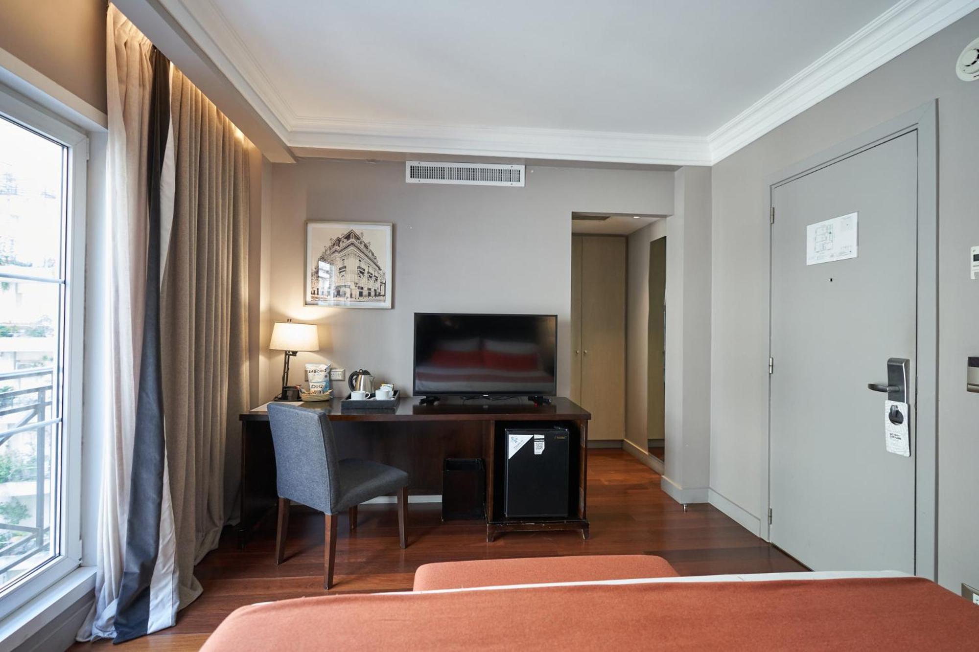 Executive Queen Room