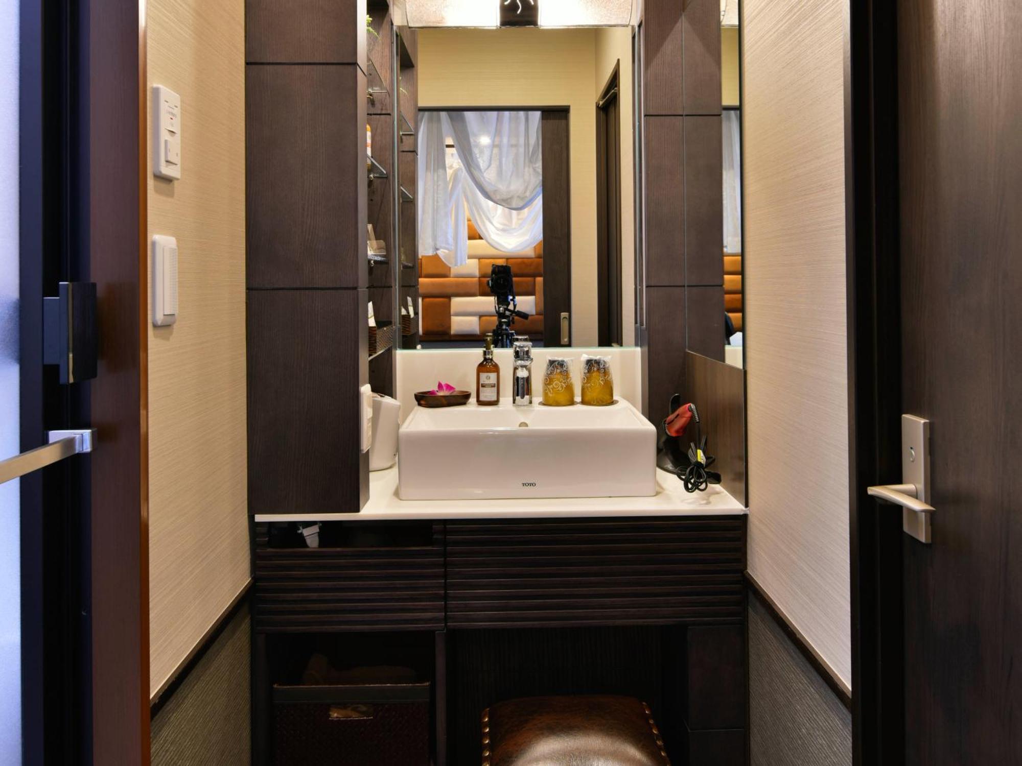Twin Room Private Bathroom
