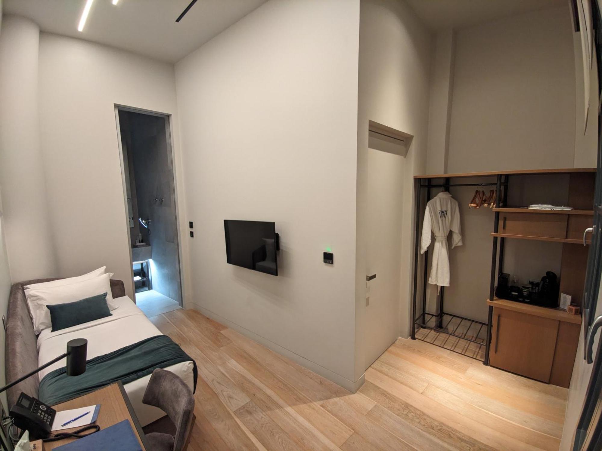 Solo Single Room