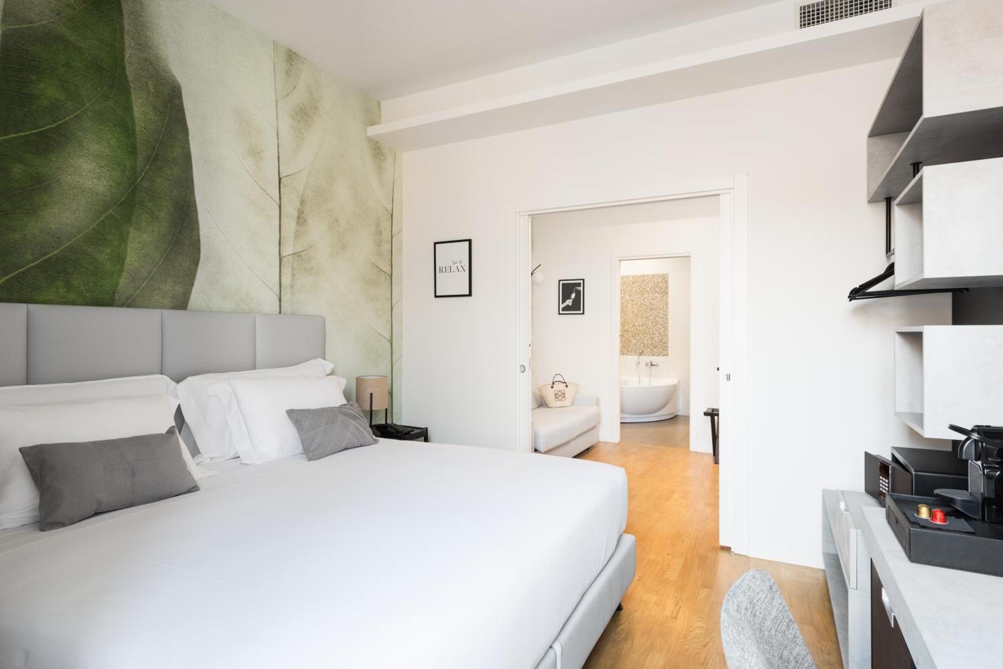 King Suite Spa Bath