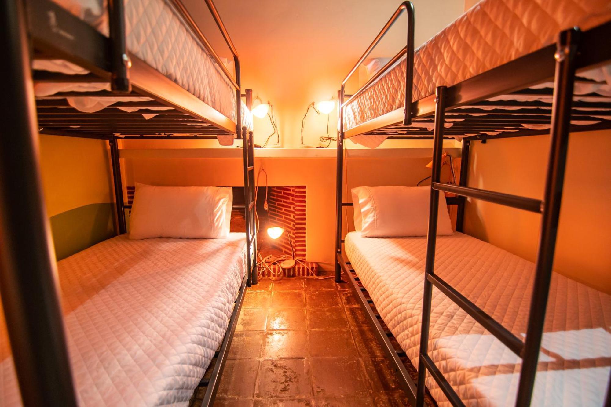 Single Bed 6-Bed Mixed Dormitory Room