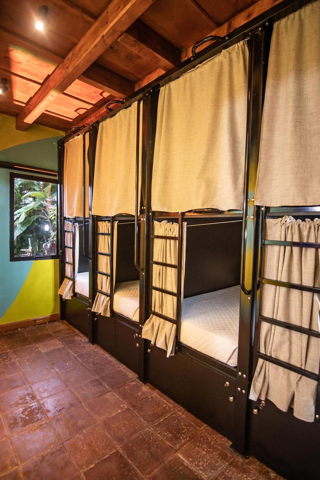 Bed 8-Bed Mixed Dormitory Room