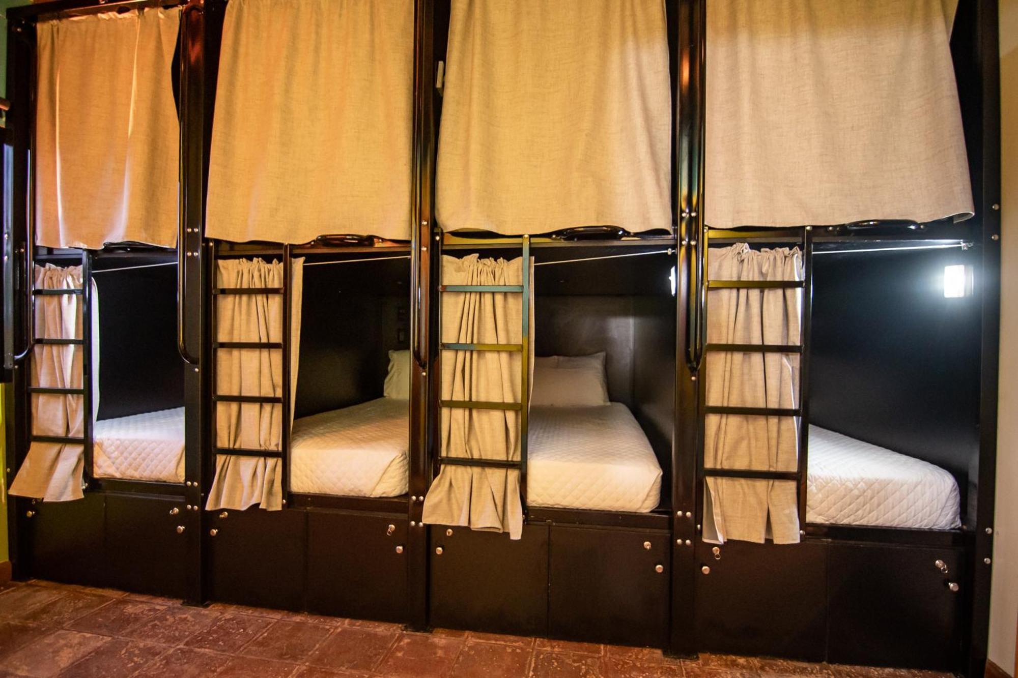Bed 8-Bed Mixed Dormitory Room