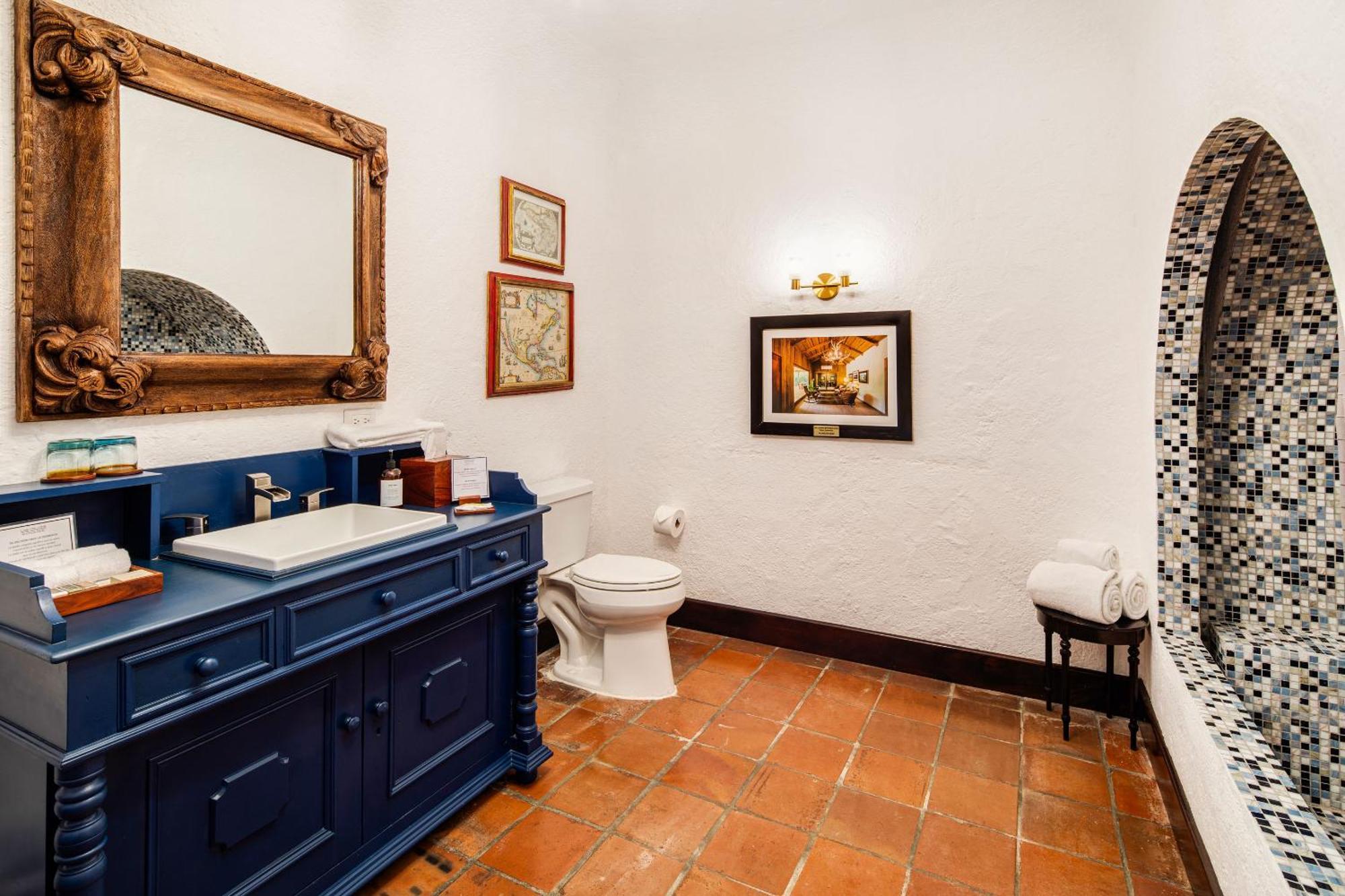Deluxe Suite Spa Bath