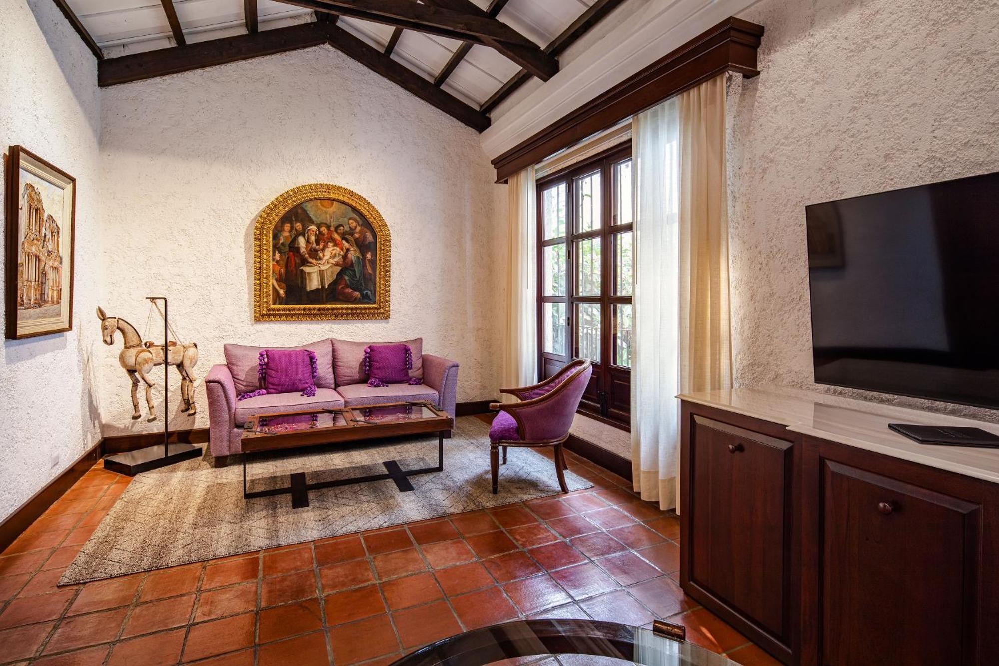 Deluxe King Suite