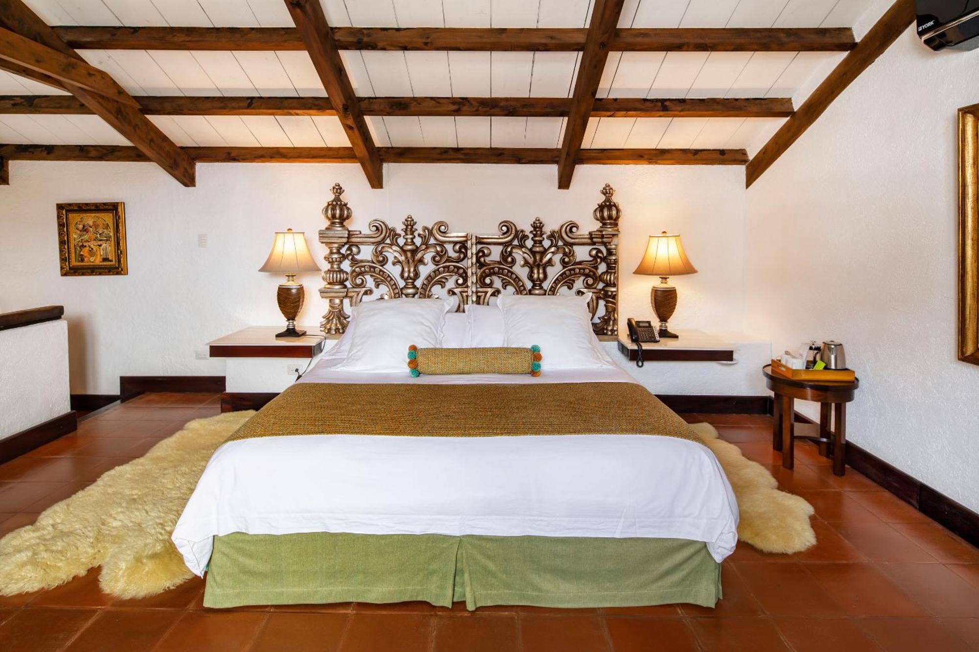 Deluxe King Suite