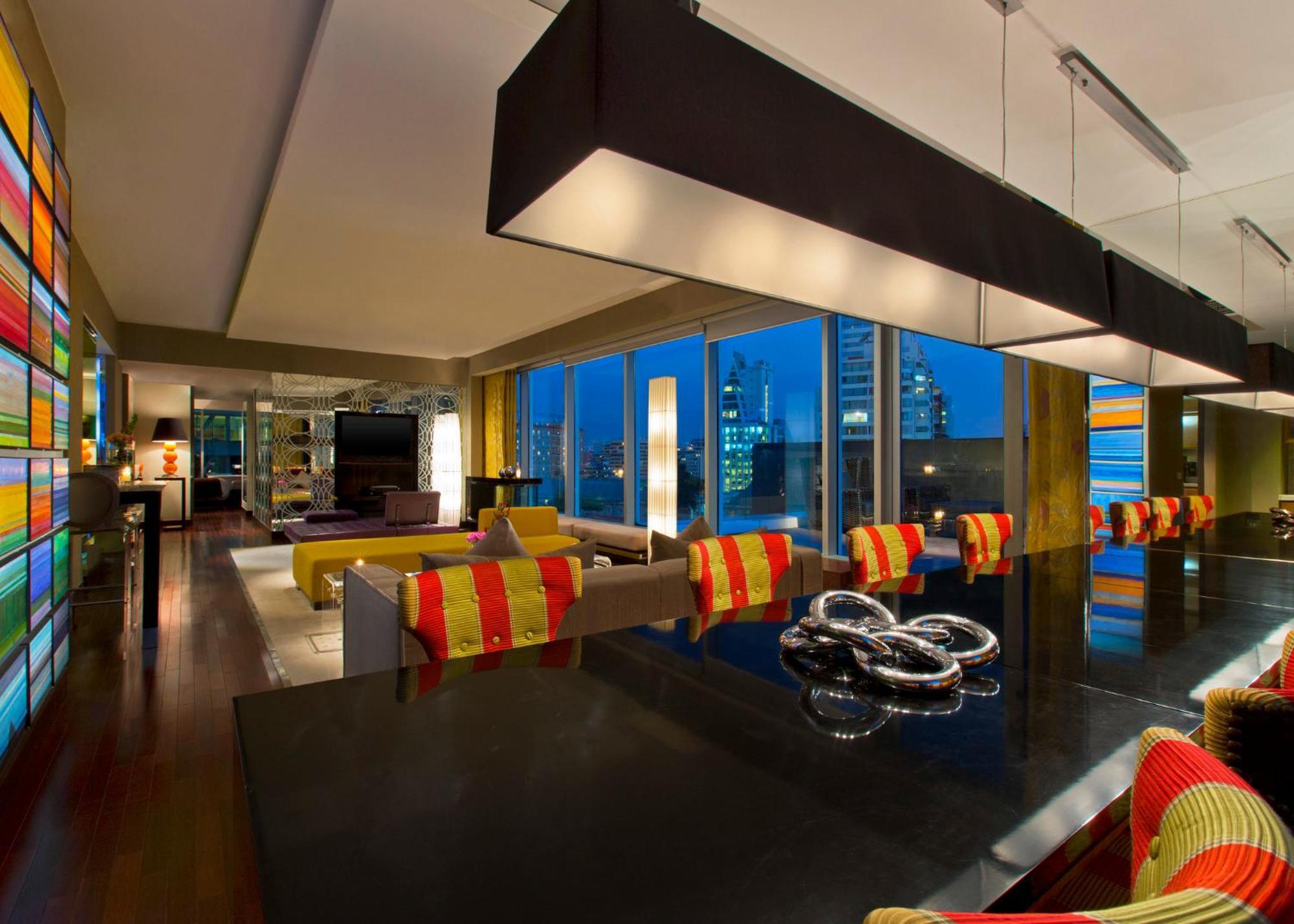 Extreme Wow Suite 1 King City view Balcony