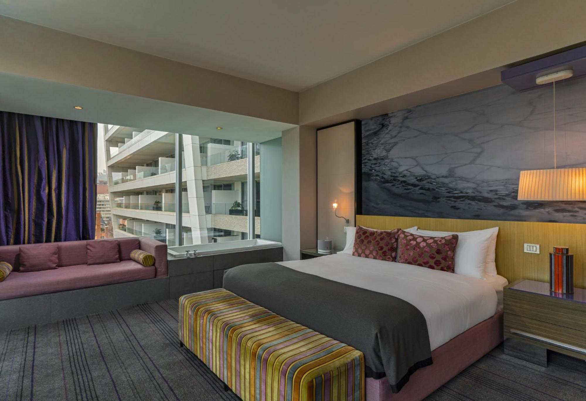 Cool Corner Guest room 1 King City view