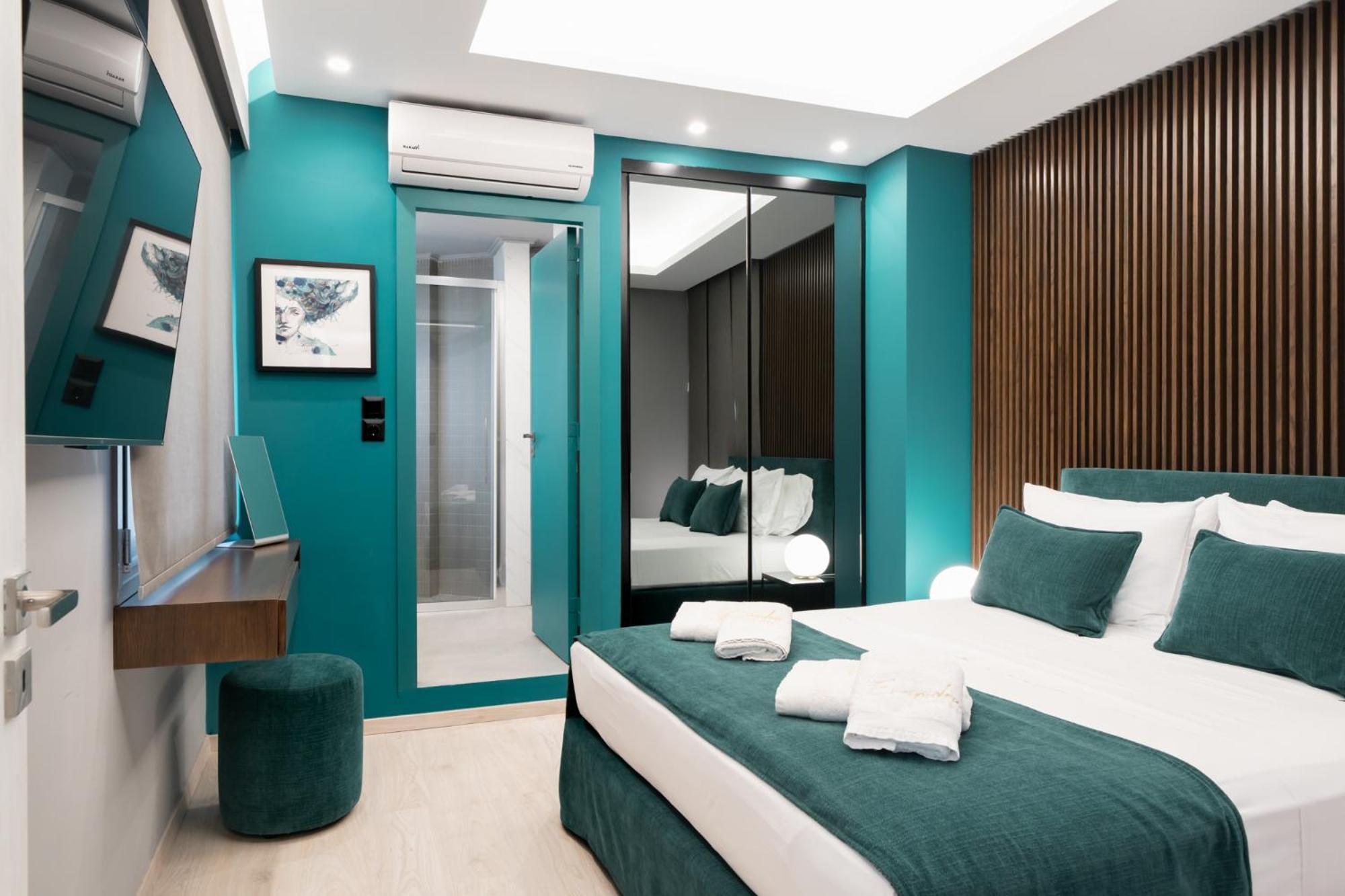 King Suite Balcony & Acropolis View