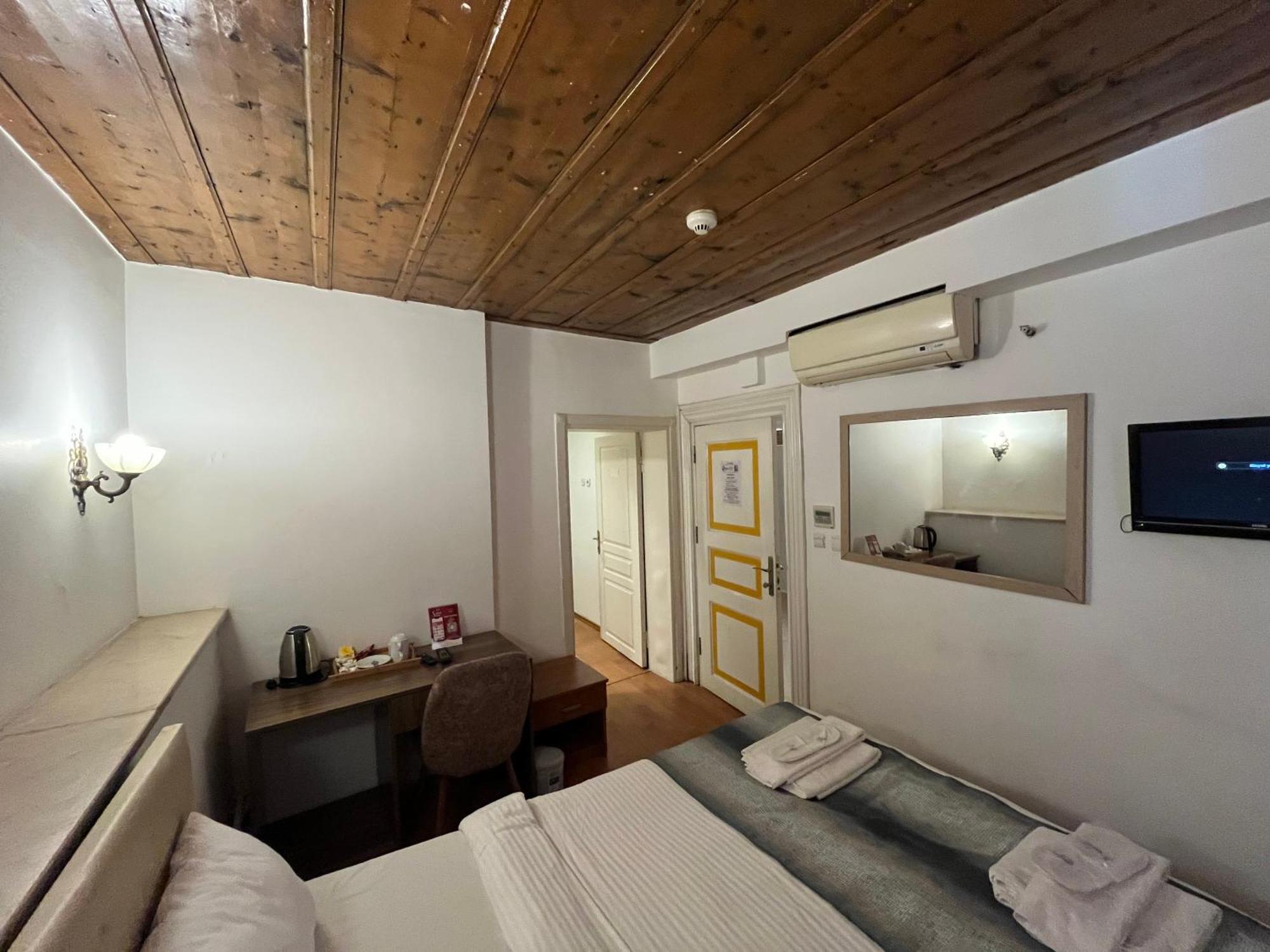 Economy Triple Room